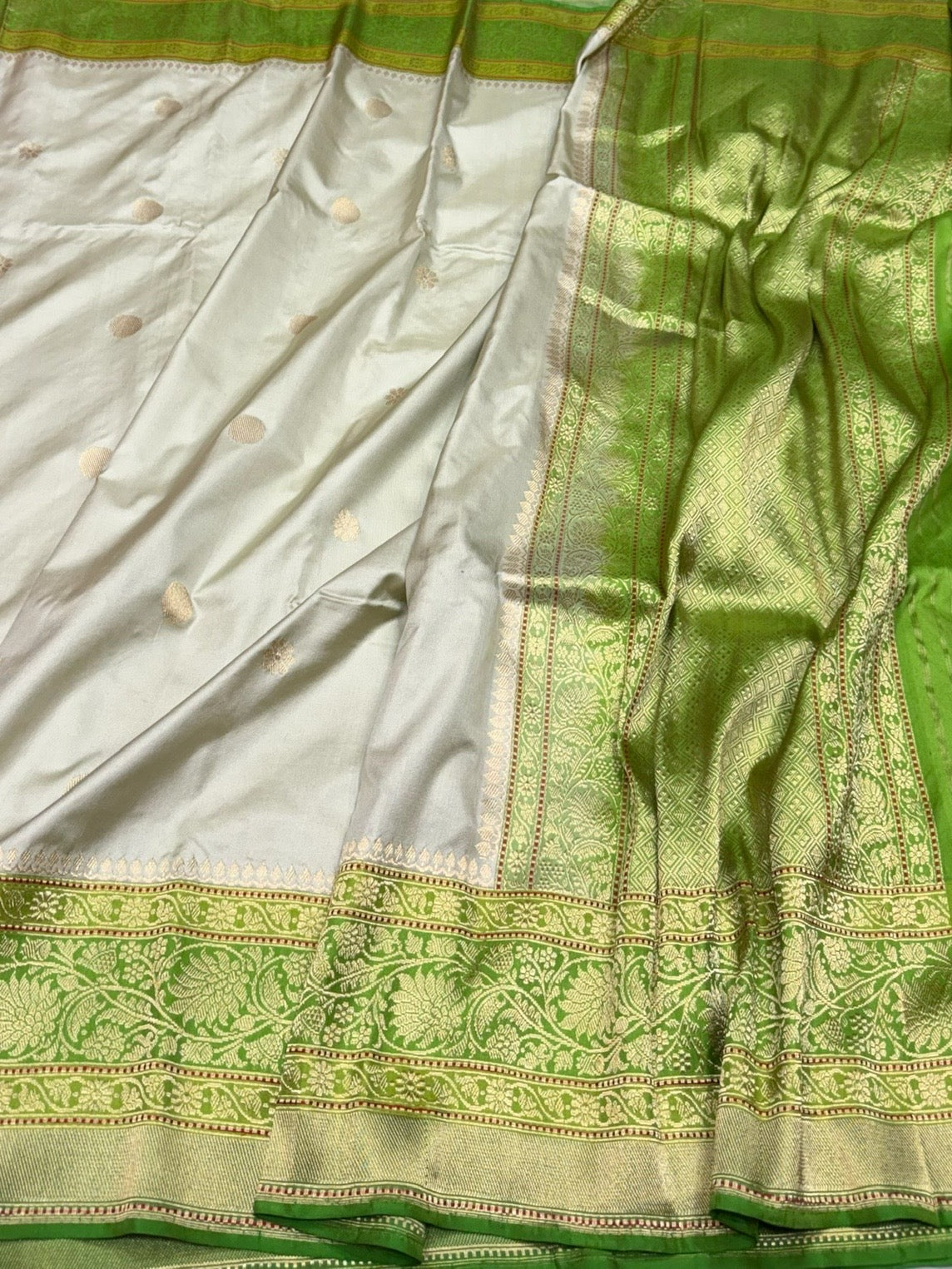 Cream white Handwoven Pure Banarasi Ektara Silk Saree – Kadwa Iktara Weave