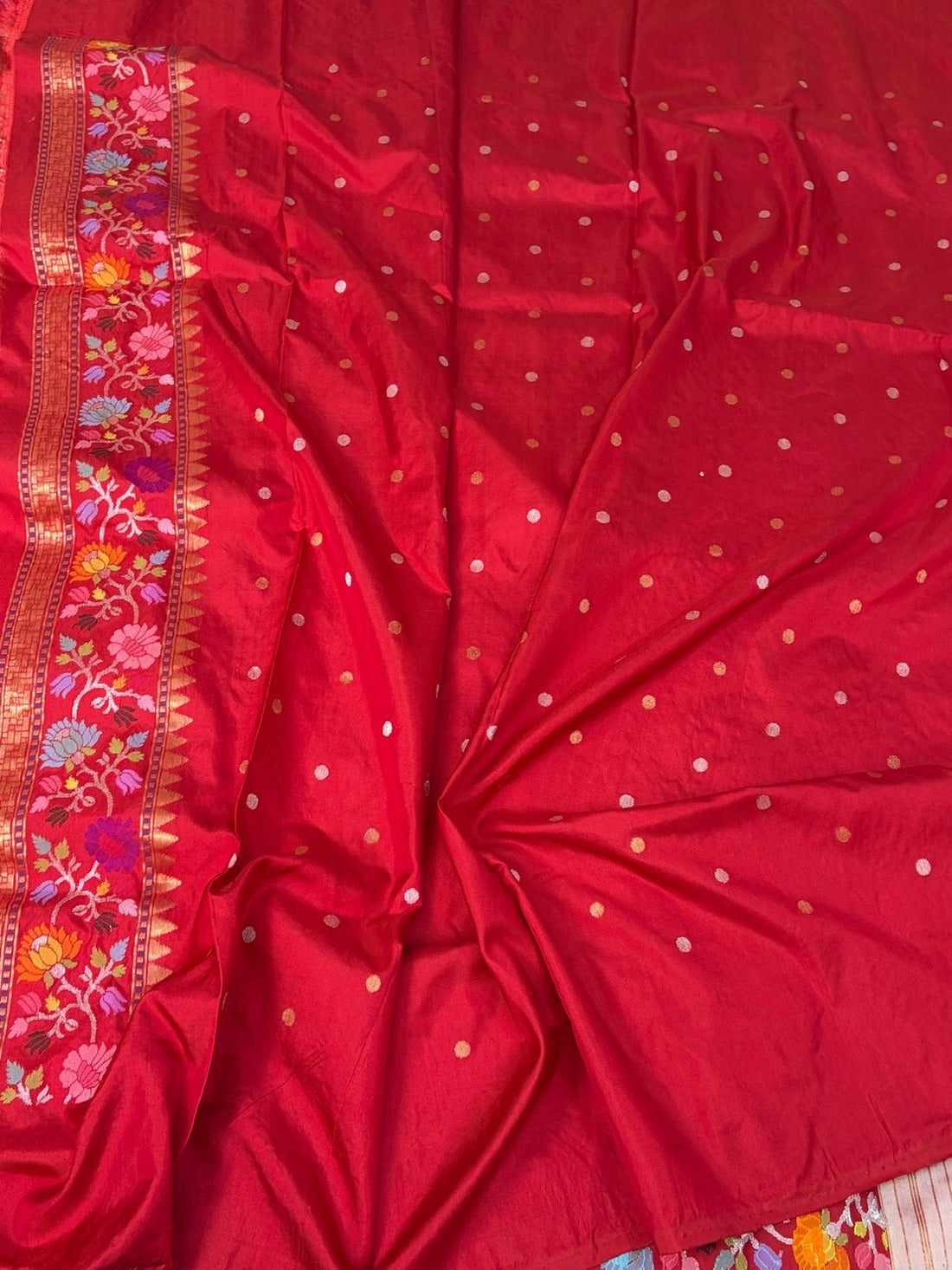 Cream Handwoven Pure Banarasi Ektara Silk Saree