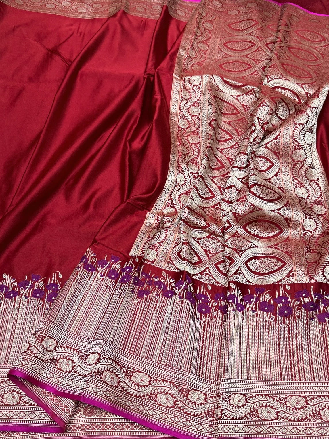 Red Handwoven Pure Banarasi Satin Silk Saree – Luxurious Satin Silk with Kadwa Weave