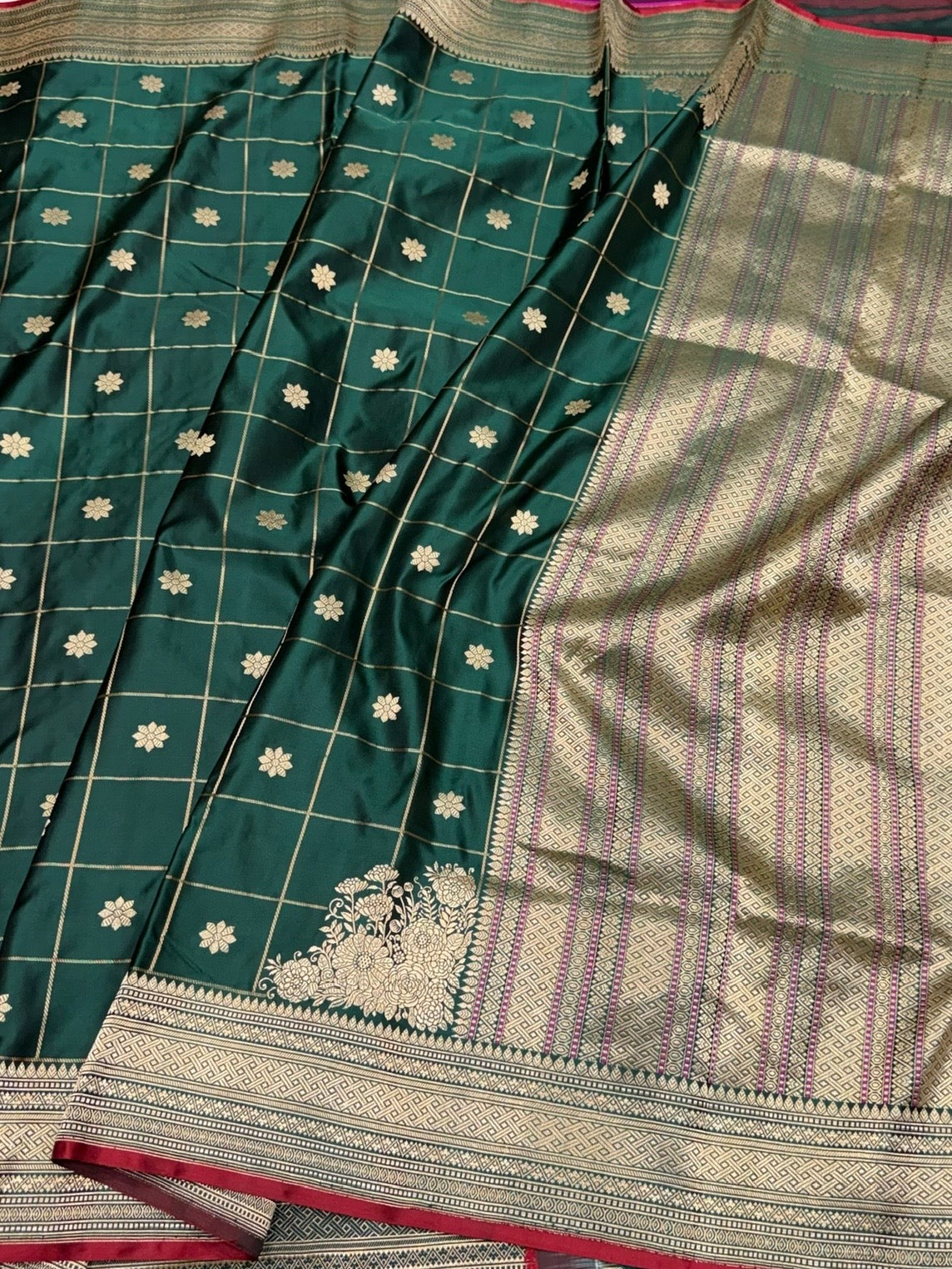 Bottle Green Handwoven Pure Banarasi Satin Silk Saree