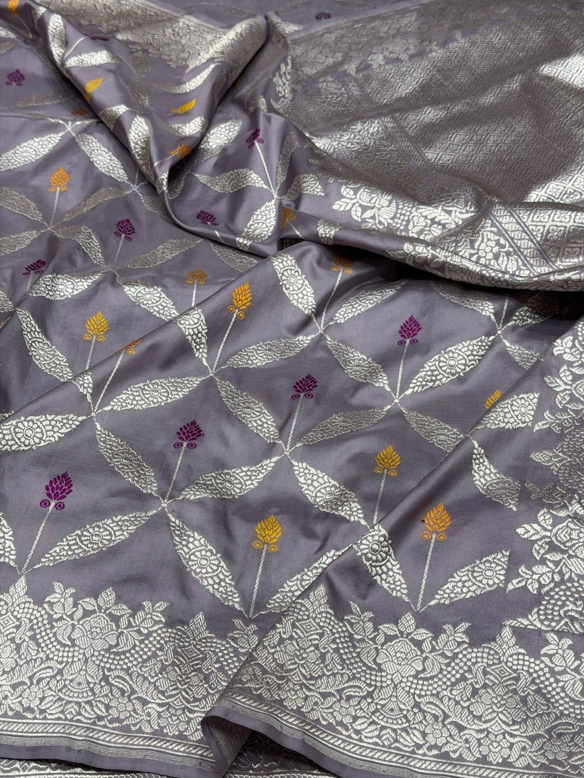 Dusty Lavender Handwoven Pure Banarasi Silk Saree