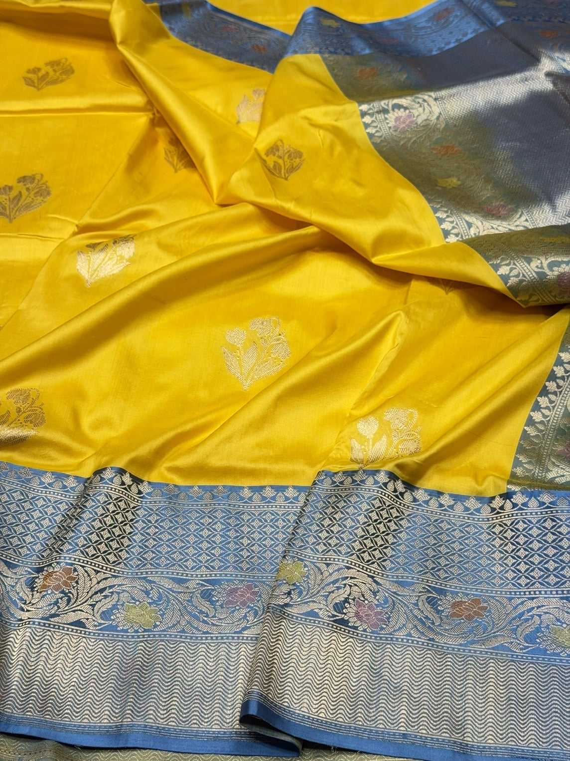 Yellow Handwoven Pure Banarasi Silk Saree