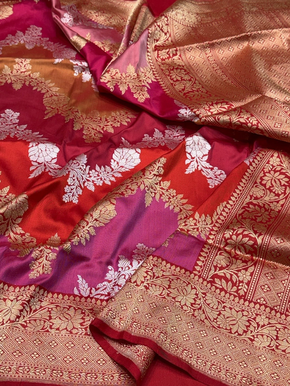 Red Handwoven Pure Banarasi Rangkaat Silk Saree