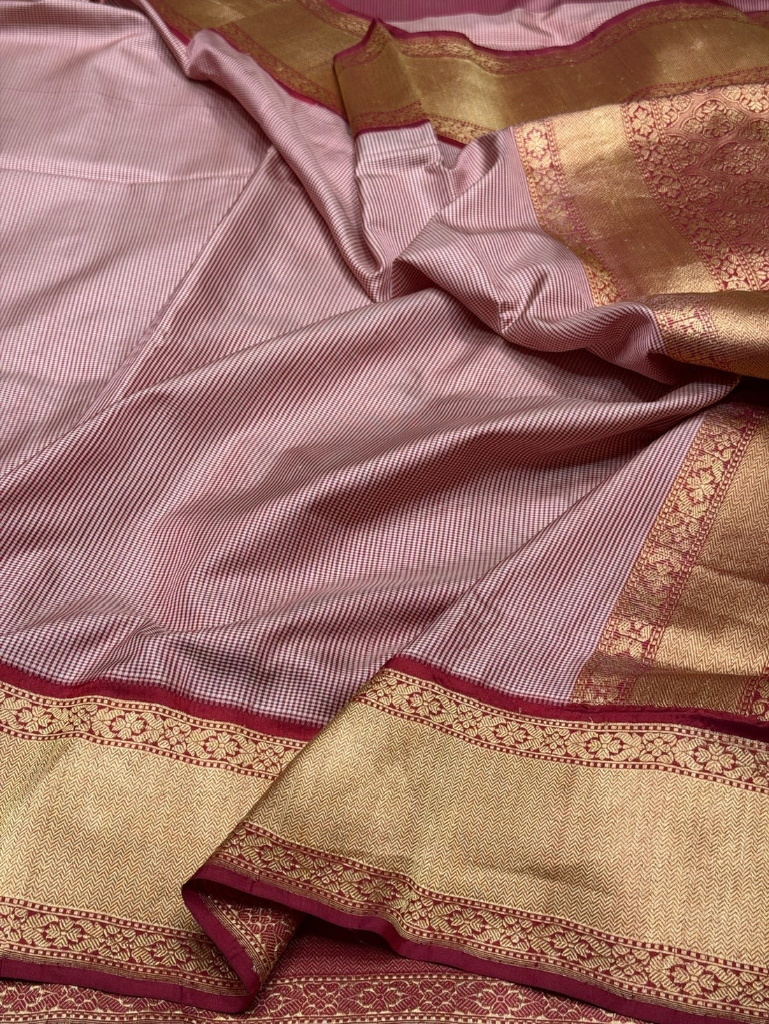 Red Handwoven Pure Banarasi Silk Saree – Kadwa Weave, Pure Katan-Mulberry Silk