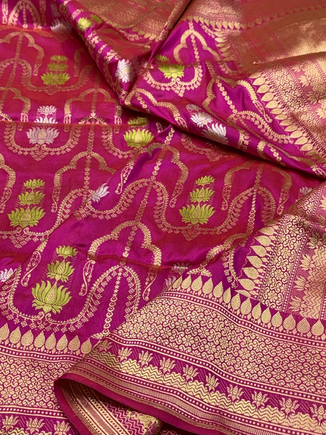 Rani Pink Handwoven Pure Banarasi Silk Saree
