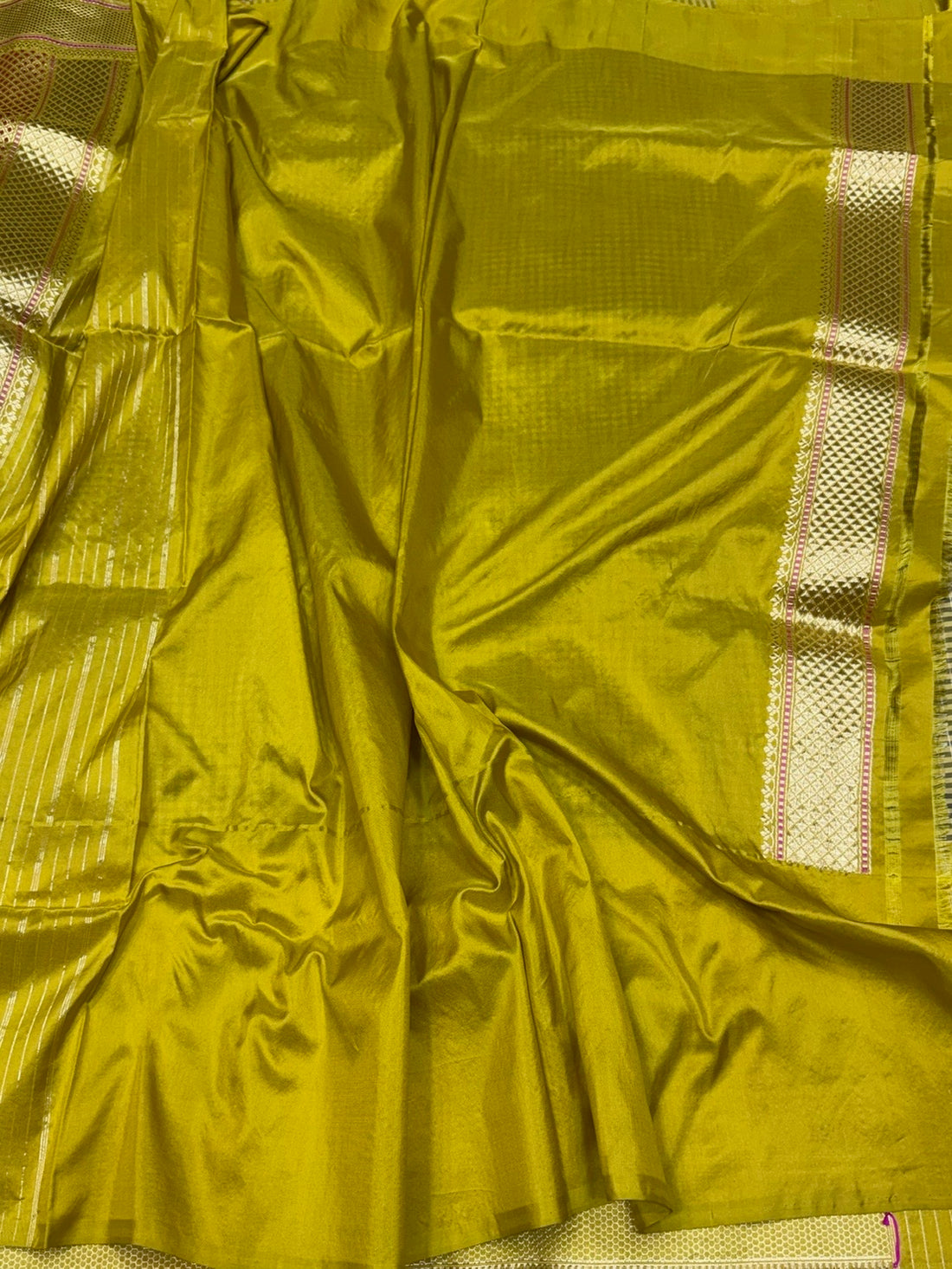 Mehndi Yellow Handwoven Pure Banarasi Silk Saree