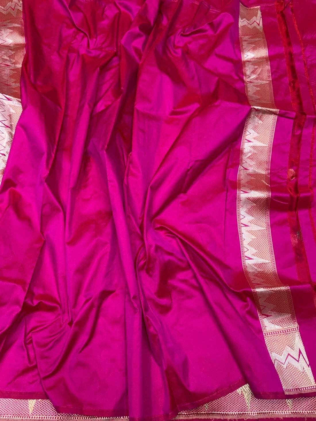 Rani Pink Handwoven Pure Banarasi Silk Saree – Kadwa Weave | Pure Katan-Mulberry Silk | Luxury Banarasi Elegance