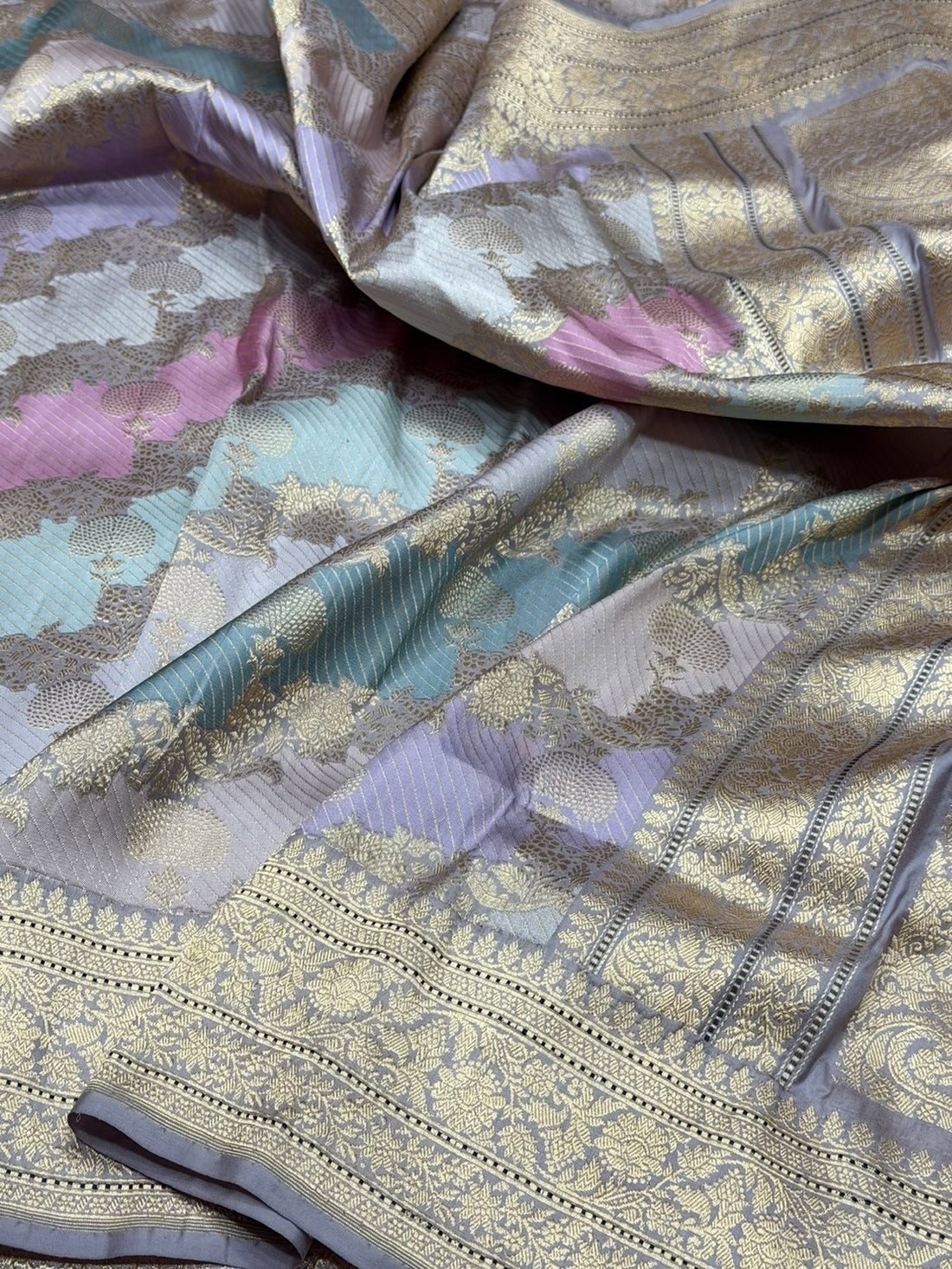 Lilac Grey Handwoven Pure Banarasi Rangkaat Silk Saree