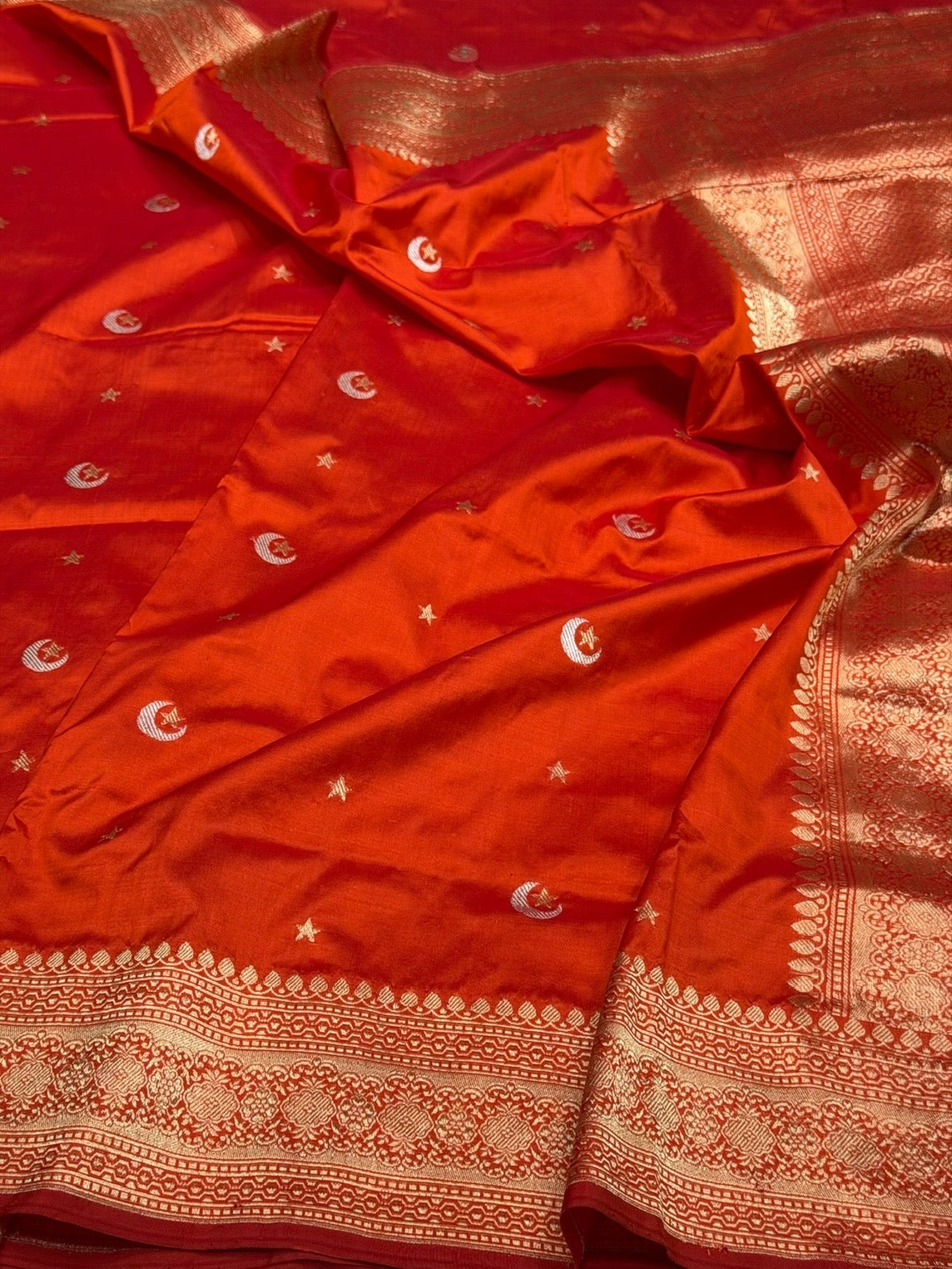 Handwoven Vintage Chand Tara Pure Banarasi Silk Saree