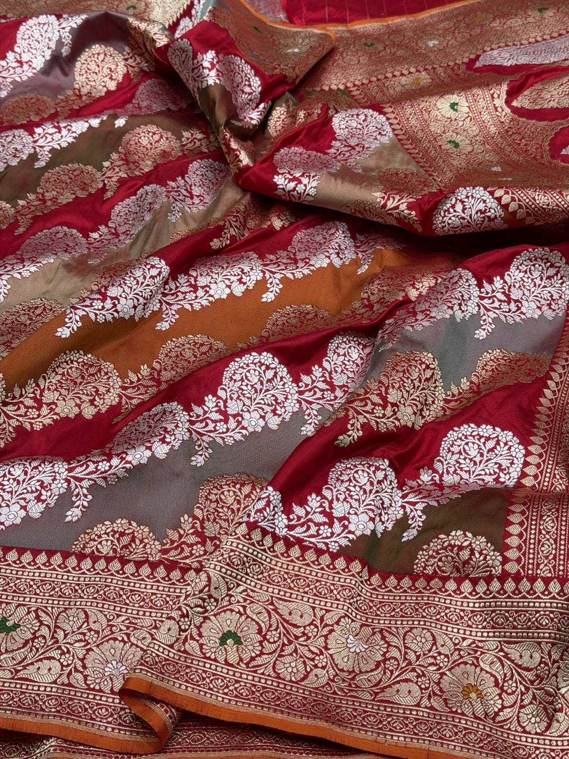 Red Handwoven Pure Banarasi Rangkaat Silk Saree