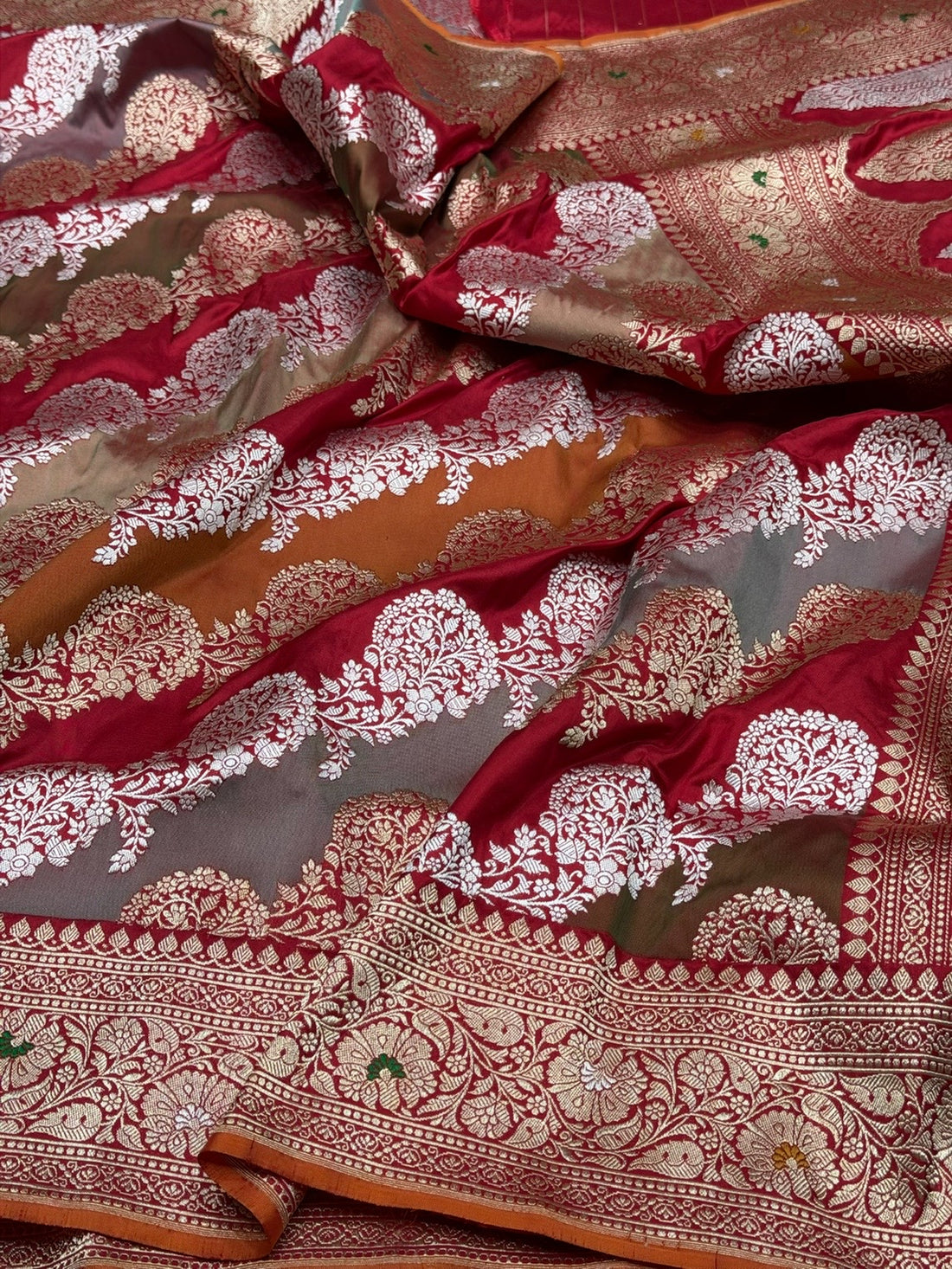 Red Handwoven Pure Banarasi Rangkaat Silk Saree