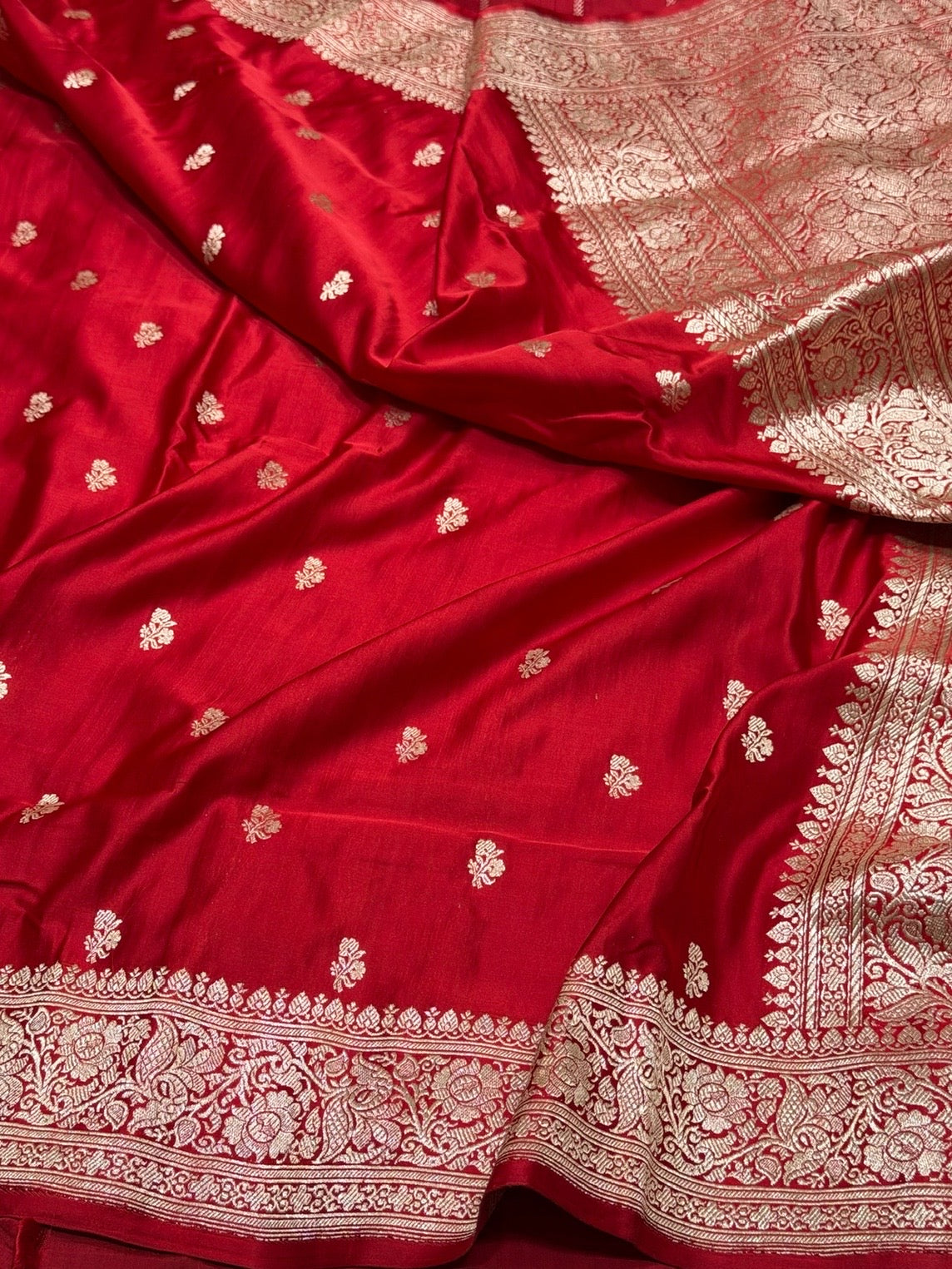 Red Handwoven Vintage Pure Banarasi Satin Silk Saree