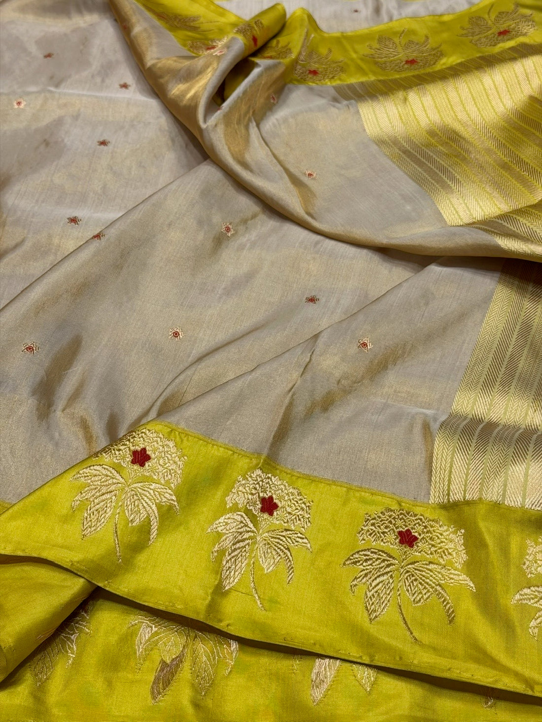 Mehndi Yellow Handwoven Pure Banarasi Tissue Saree