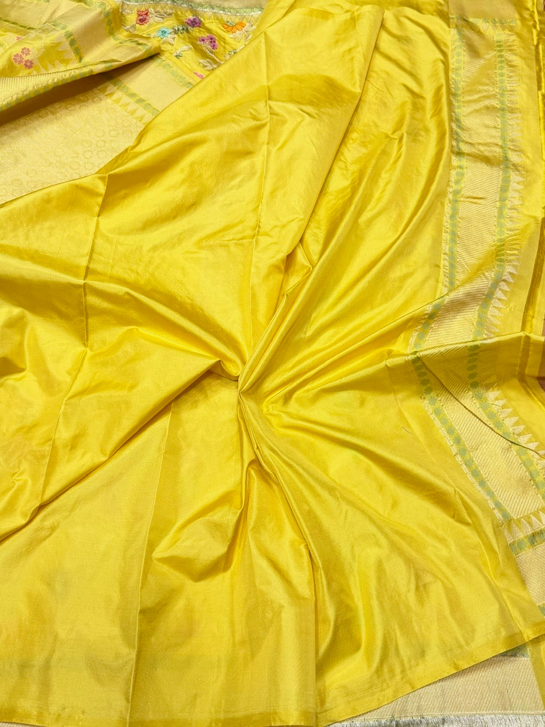 Yellow Handwoven Pure Banarasi Ektara Silk Saree – Authentic Kadwa Weave