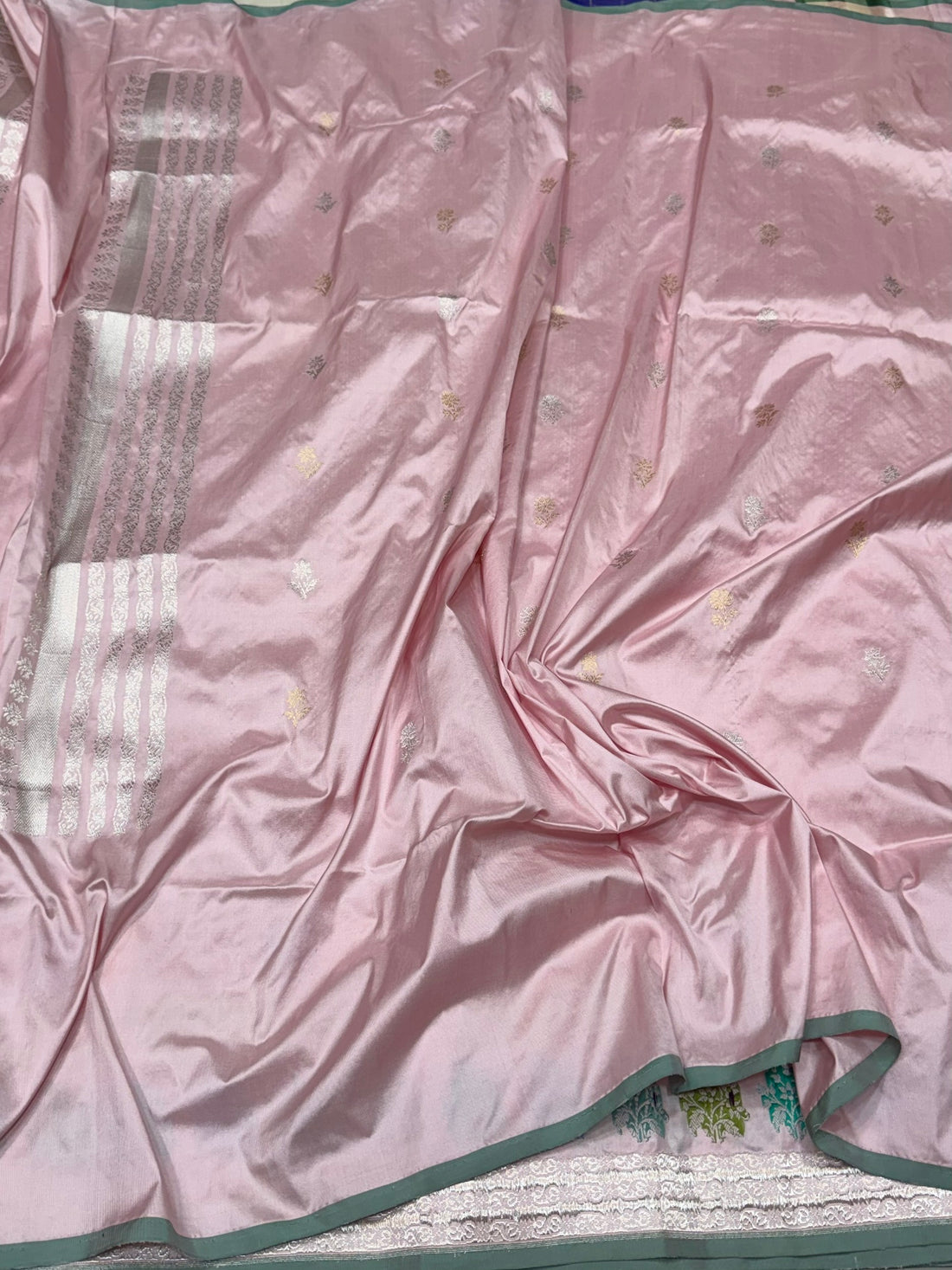 Powder Pink Handwoven Pure Banarasi Silk Saree – Kadwa Weave in 100% Katan Mulberry Silk