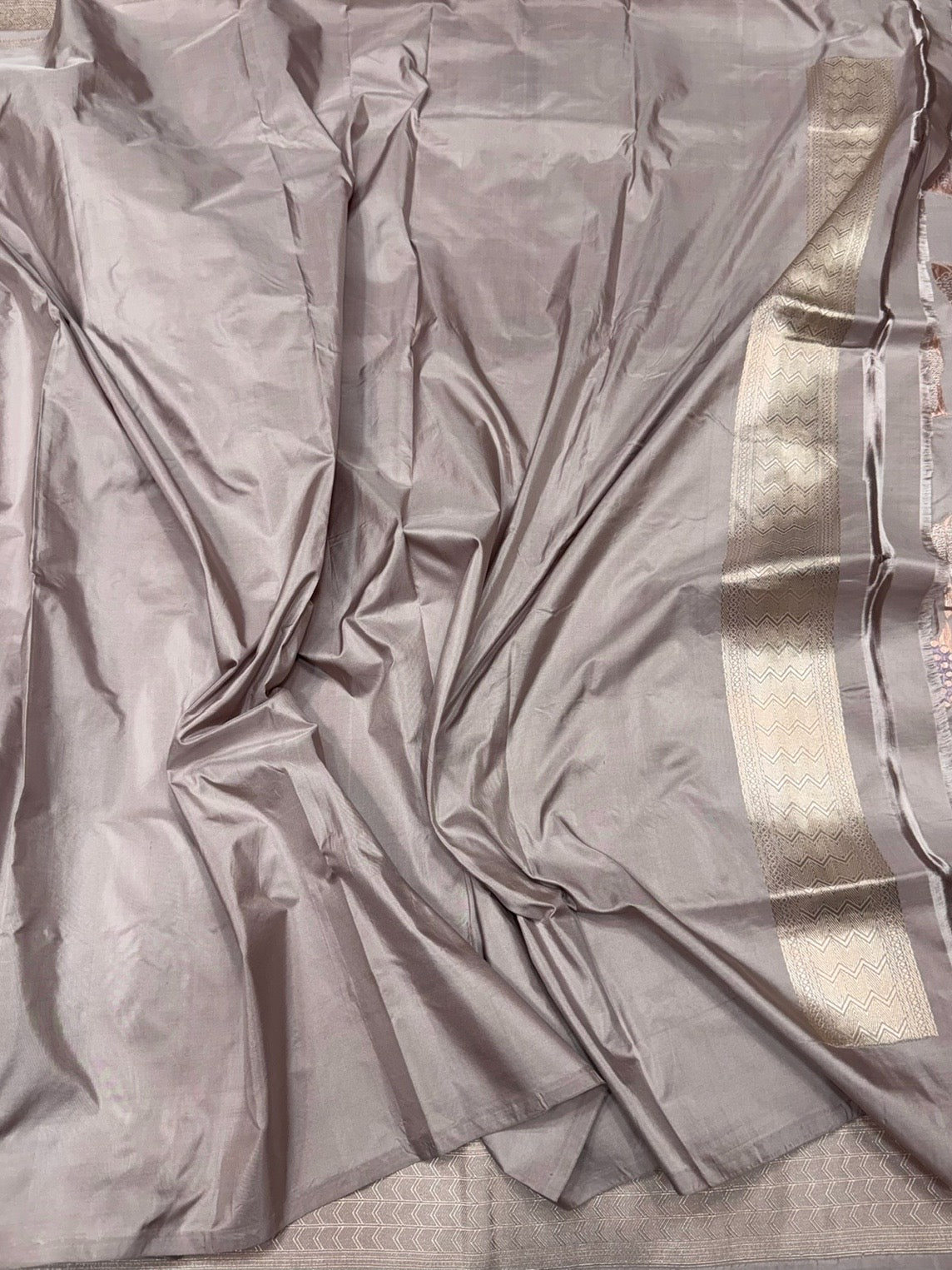 Lilac Handwoven Pure Banarasi Silk Saree