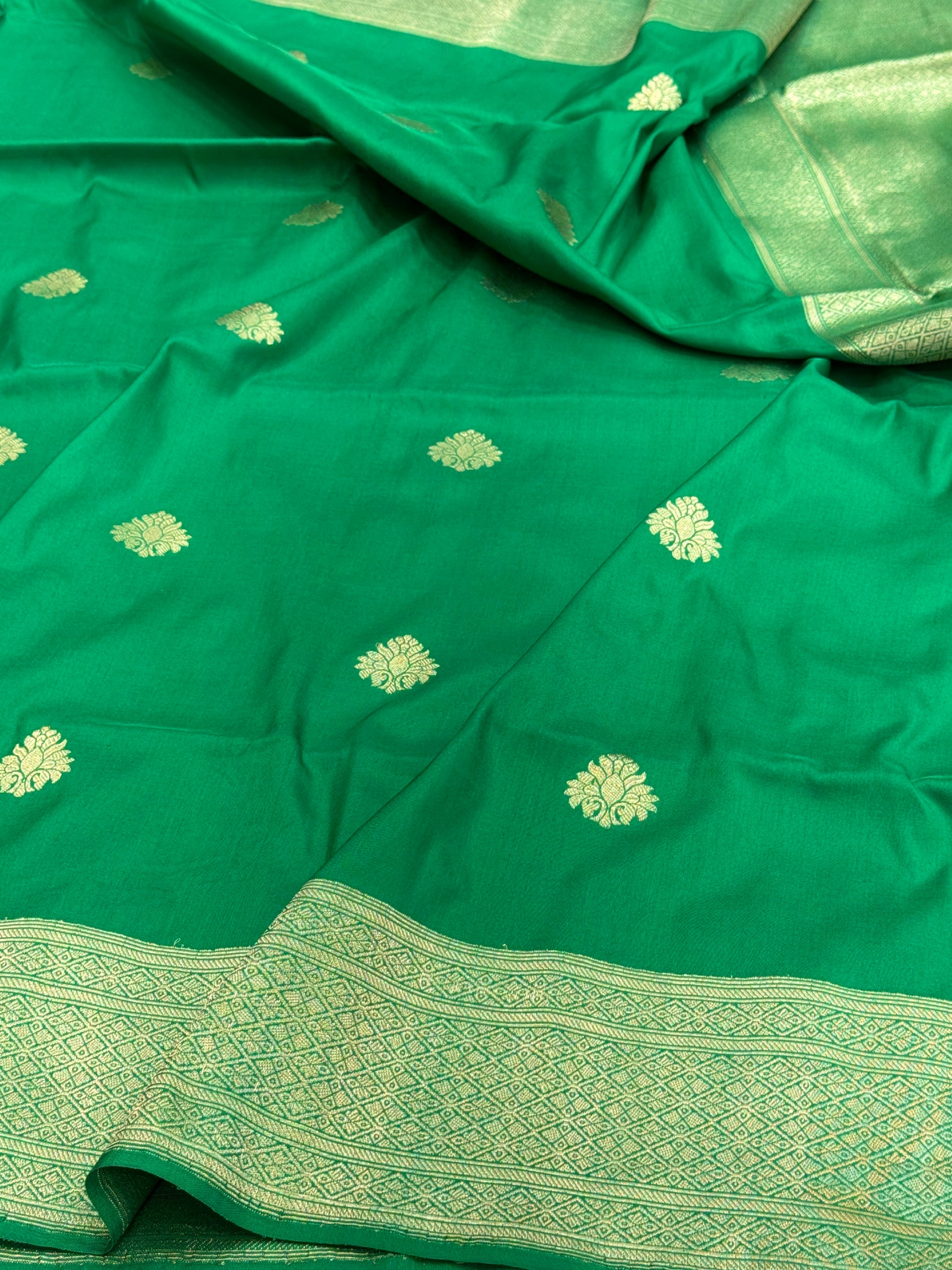 Green Handwoven Pure Banarasi Silk Saree – Pure Katan Silk | Kadwa Weave | Authentic Banarasi Handloom