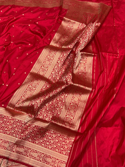Red Handwoven Vintage Banarasi Silk Saree