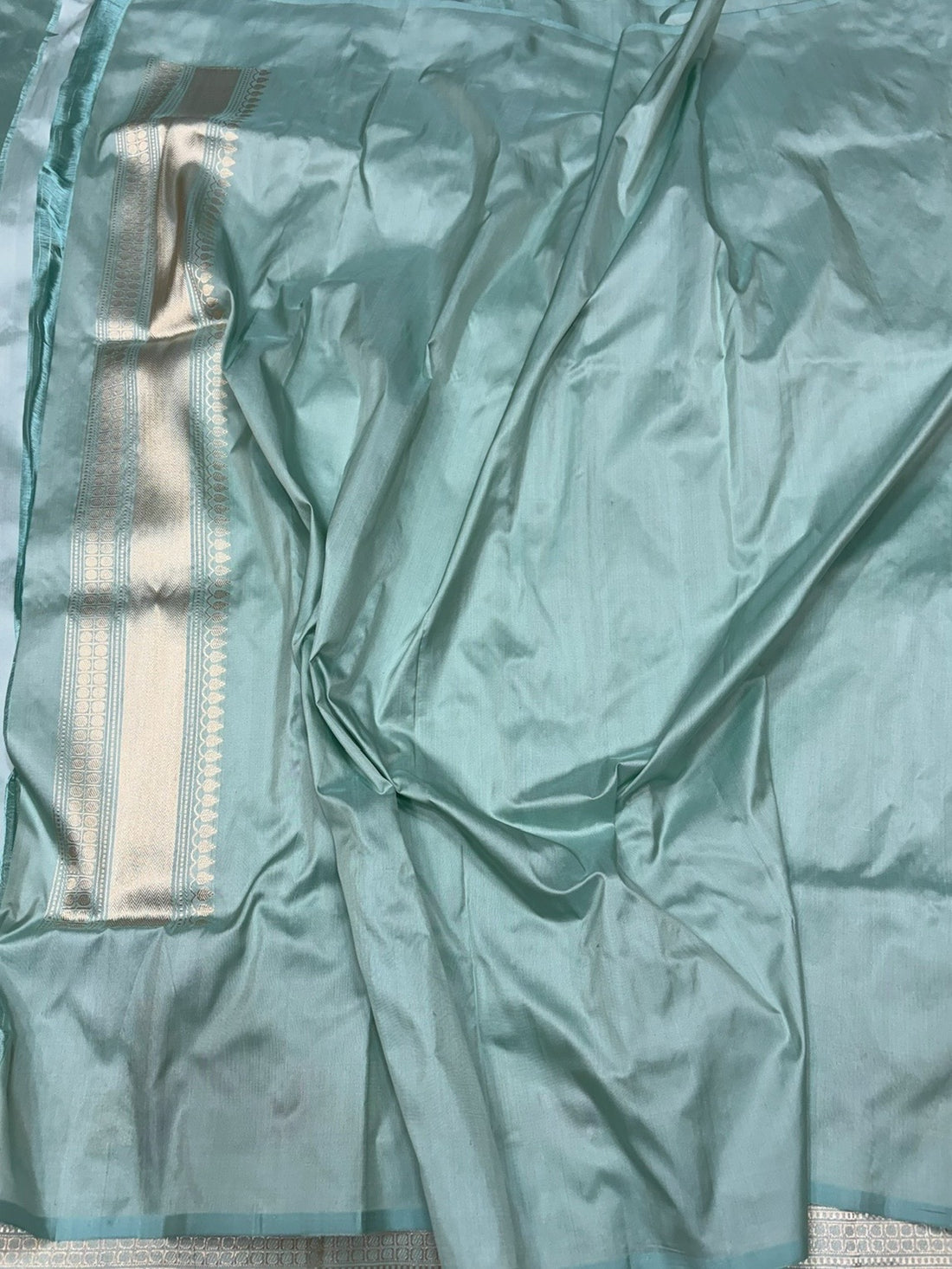 Powder Blue Handwoven Pure Banarasi Silk Saree – Kadwa Weave, Pure Katan-Mulberry Silk