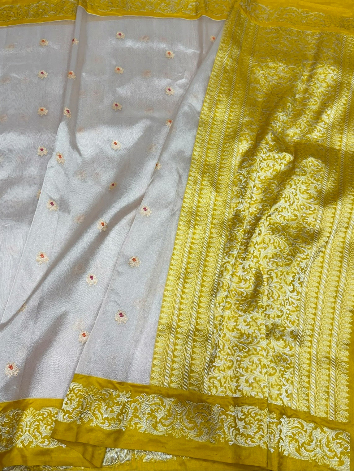 Gold Handwoven Banarasi Pure Tissue Saree