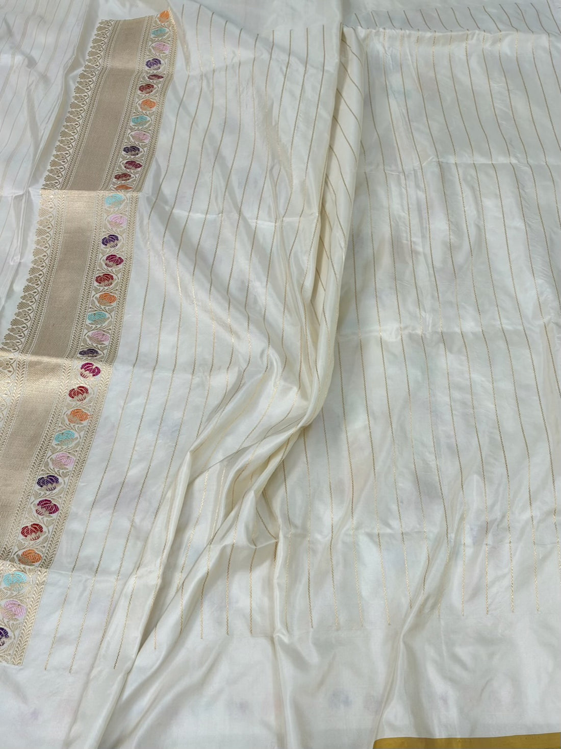 White Handwoven Pure Banarasi Katan Silk Saree