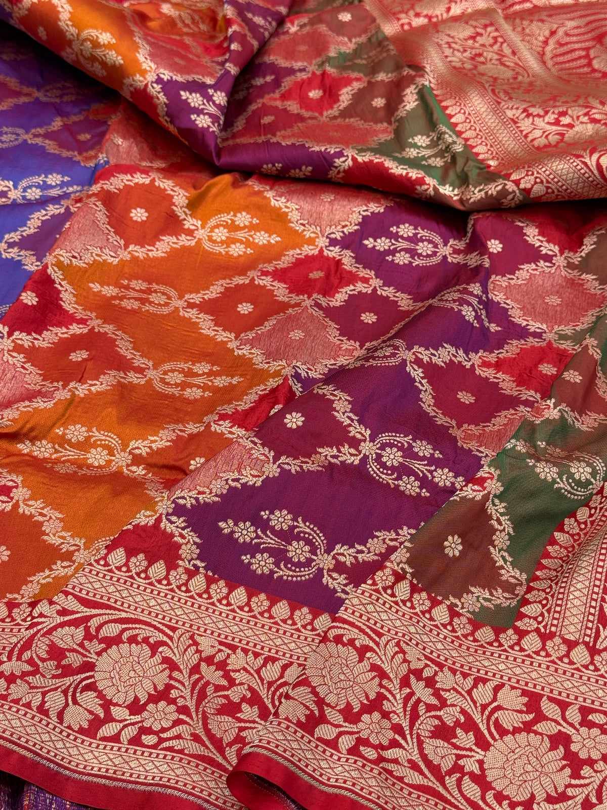 Red Rangkaat Banarasi Pure Katan Silk Saree