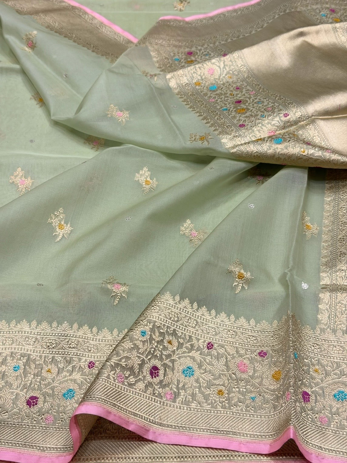 Pista Green Handwoven Banarasi Pure Organza Silk Saree – Luxury Kadwa Handloom Saree
