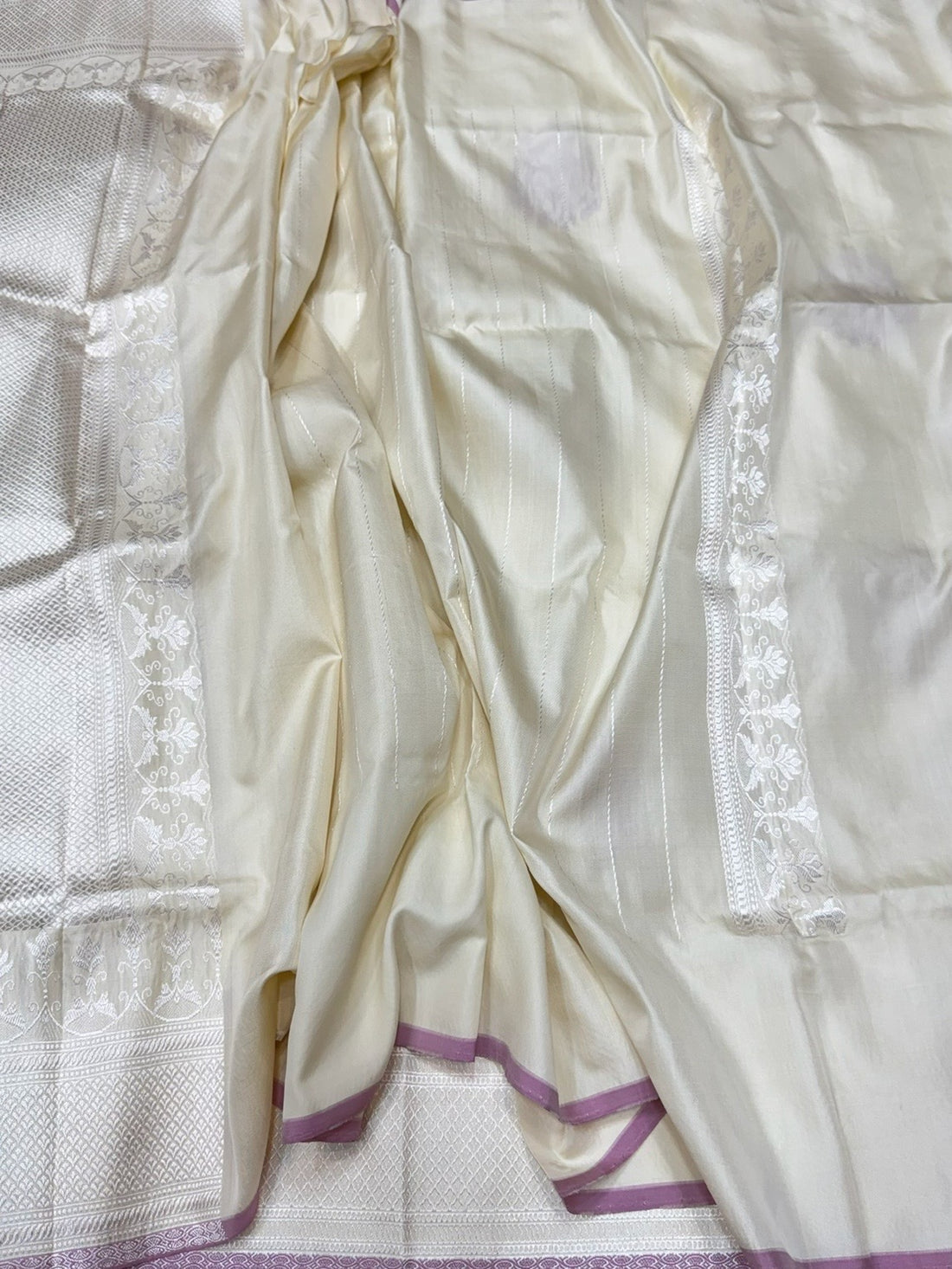 Cream Handwoven Pure Banarasi Ektara Silk Saree
