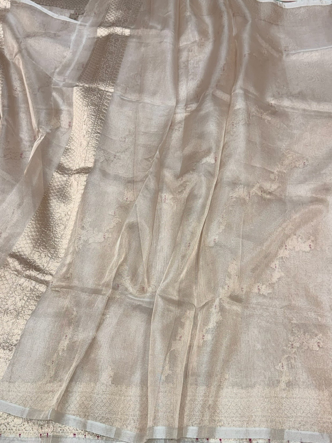 Champagne Gold Pure Banarasi Tissue Silk Saree | Pure Kora Tissue | Cutwork Technique | Lightweight Banarasi Saree