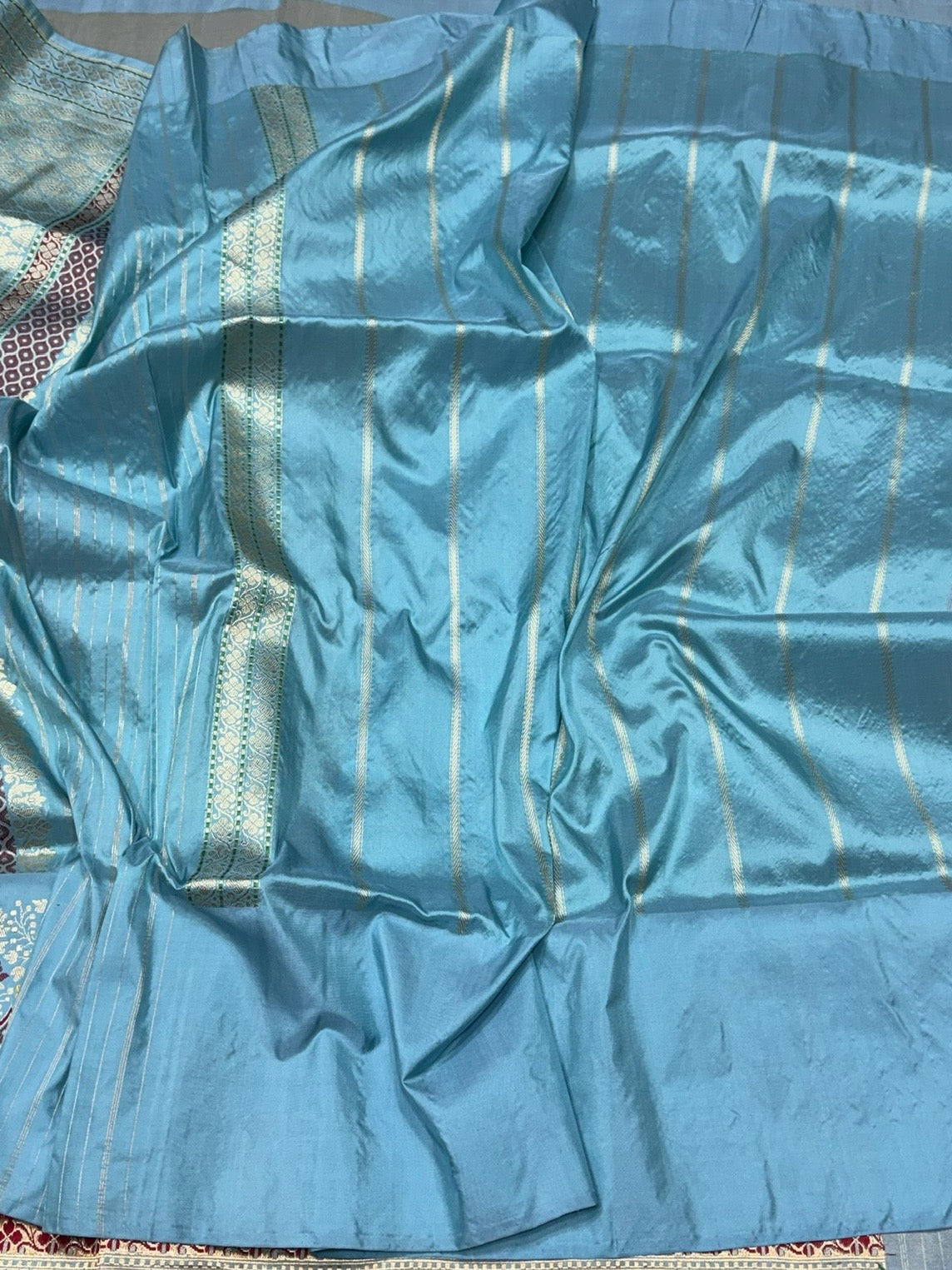 Silver Grey Handwoven Pure Banarasi Tissue Saree – Kora Tissue Silk with Kadwa Skirt Border