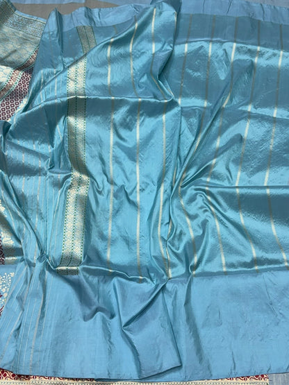 Silver Grey Handwoven Pure Banarasi Tissue Saree – Kora Tissue Silk with Kadwa Skirt Border
