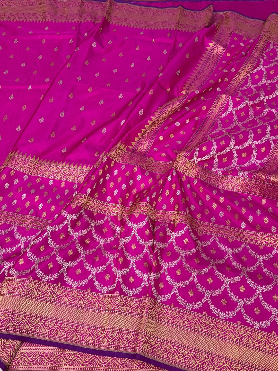 Rani Pink Handwoven Pure Banarasi Rangkaat Silk Saree