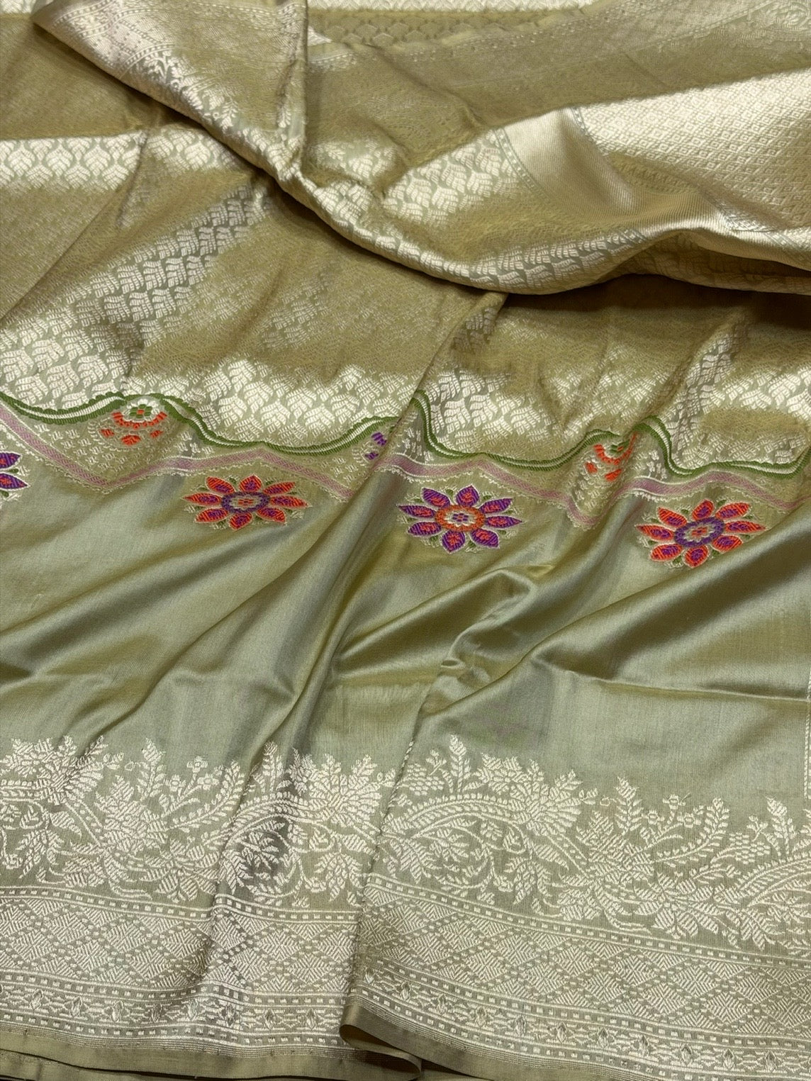 Olive Green Handwoven Pure Banarasi Silk Kadwa Saree