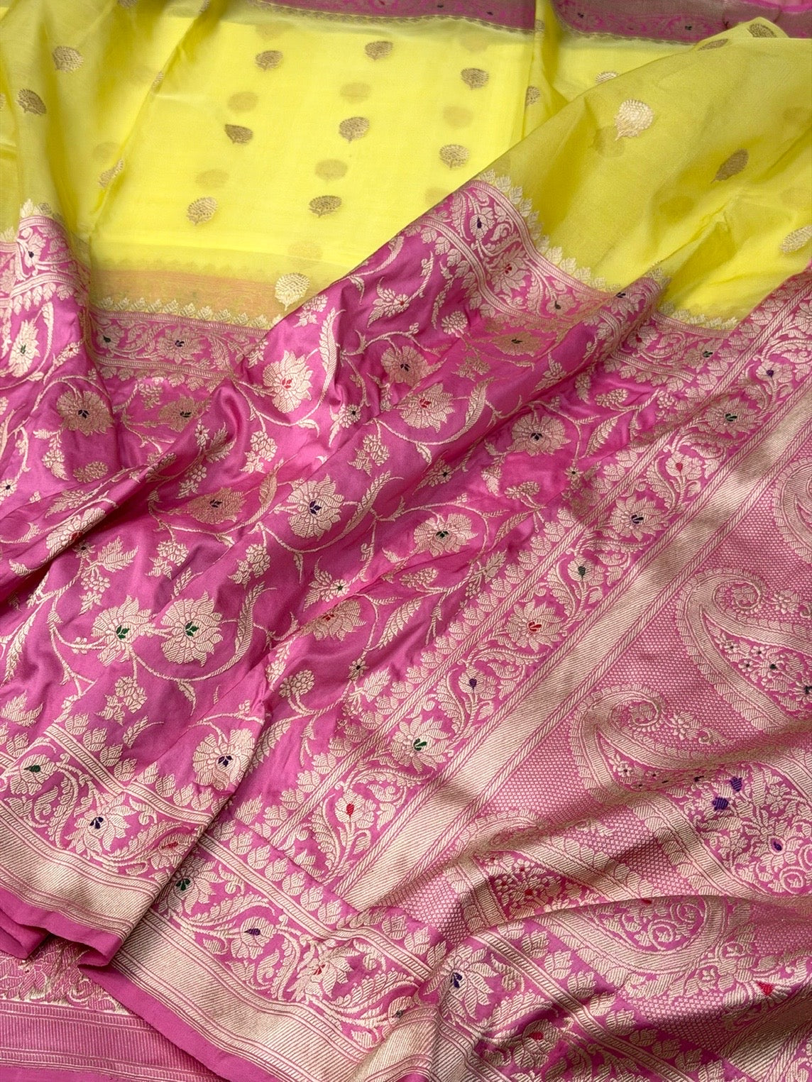 Lemon Yellow / Gajiri Pink Handwoven Pure Banarasi Silk Saree