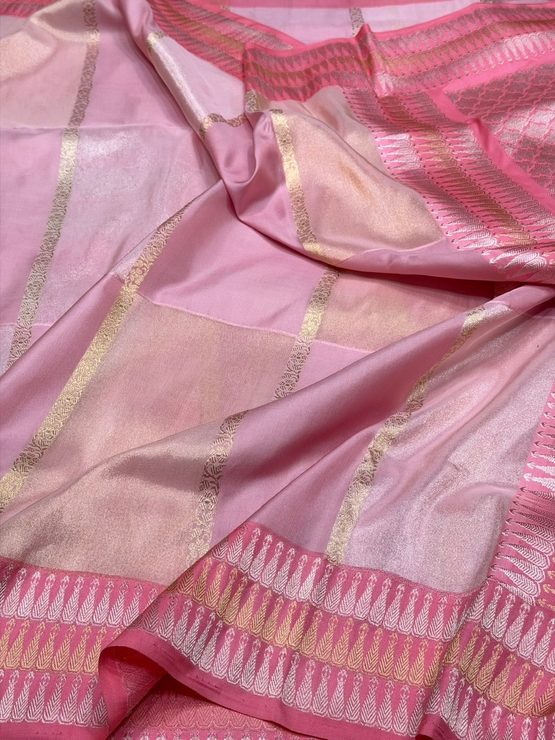 Baby Pink Handwoven Pure Banarasi Rangkaat Tissue Silk Saree –Kadwa Weave
