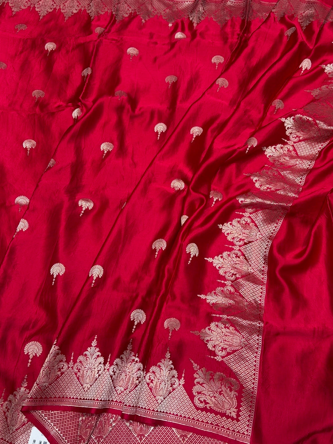 Red Handwoven Pure Mashru Banarasi Satin Silk Saree – Kadwa Weave | Authentic Banaras Handloom