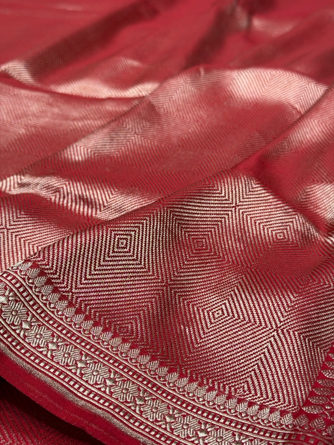 Red Handwoven Pure Banarasi Satin Silk Brocade Saree – Luxury Brocade Work