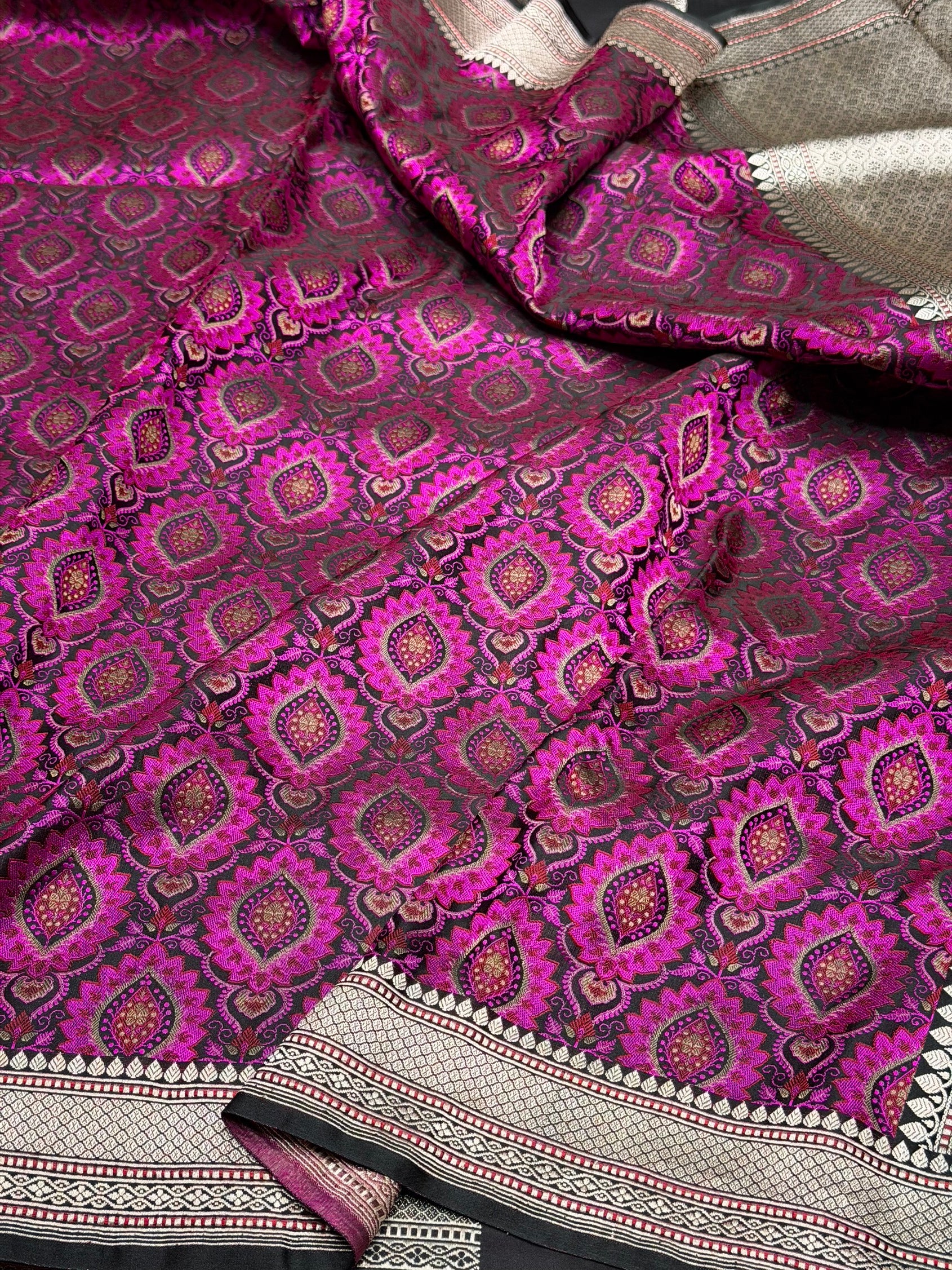 Magenta Pink Handwoven Pure Banarasi Satin Tanchoi Silk Saree – Kadwa Weave | Authentic Banaras Handloom