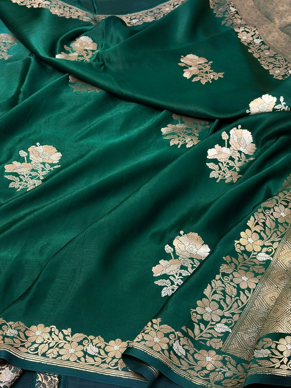 Bottle Green Handwoven Pure Mashru Banarasi Satin Silk Saree
