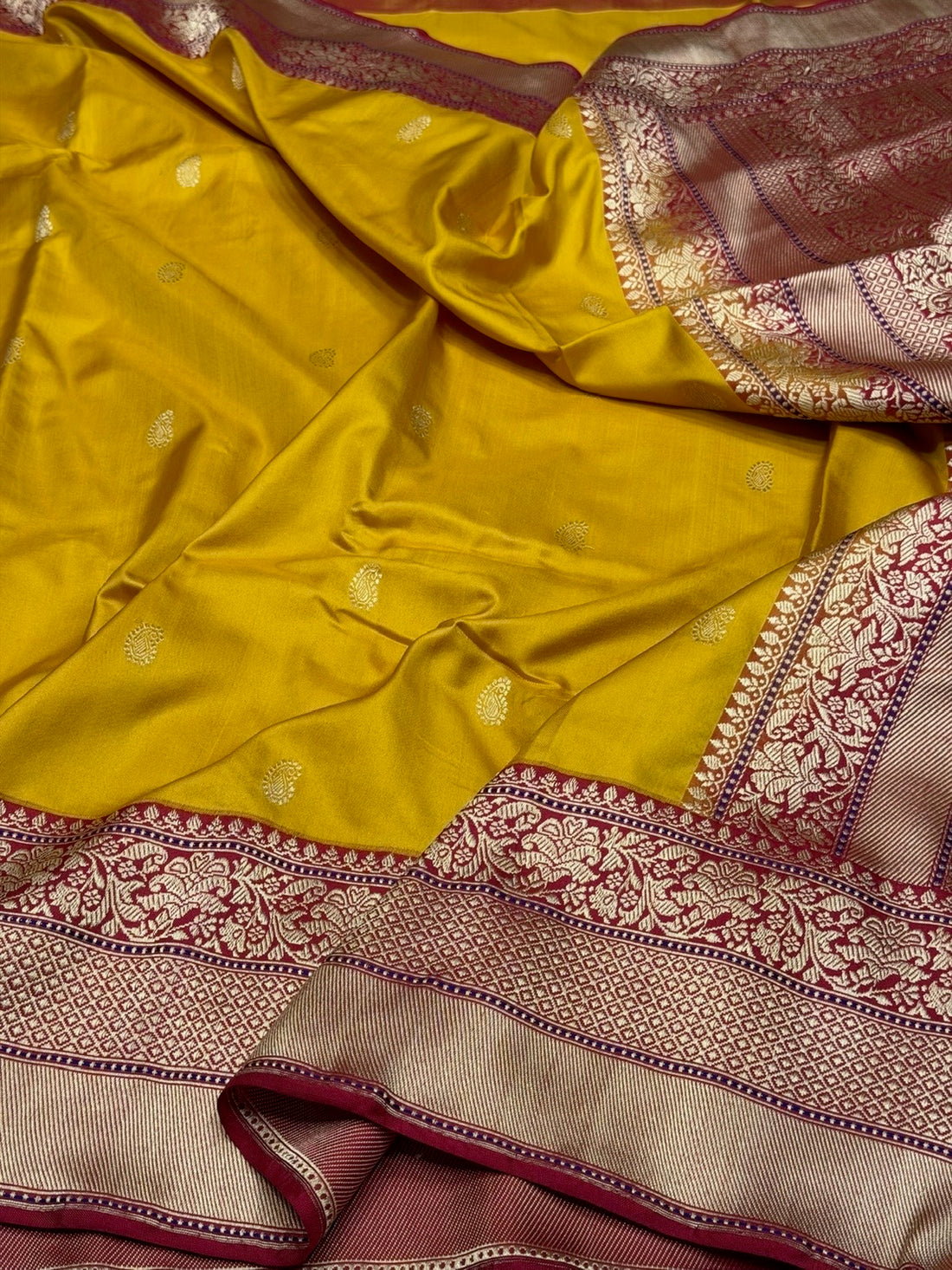 Mustard Yellow Handwoven Pure Banarasi Ektara Silk Saree – Kadwa Iktara Weave, Pure Mulberry Silk