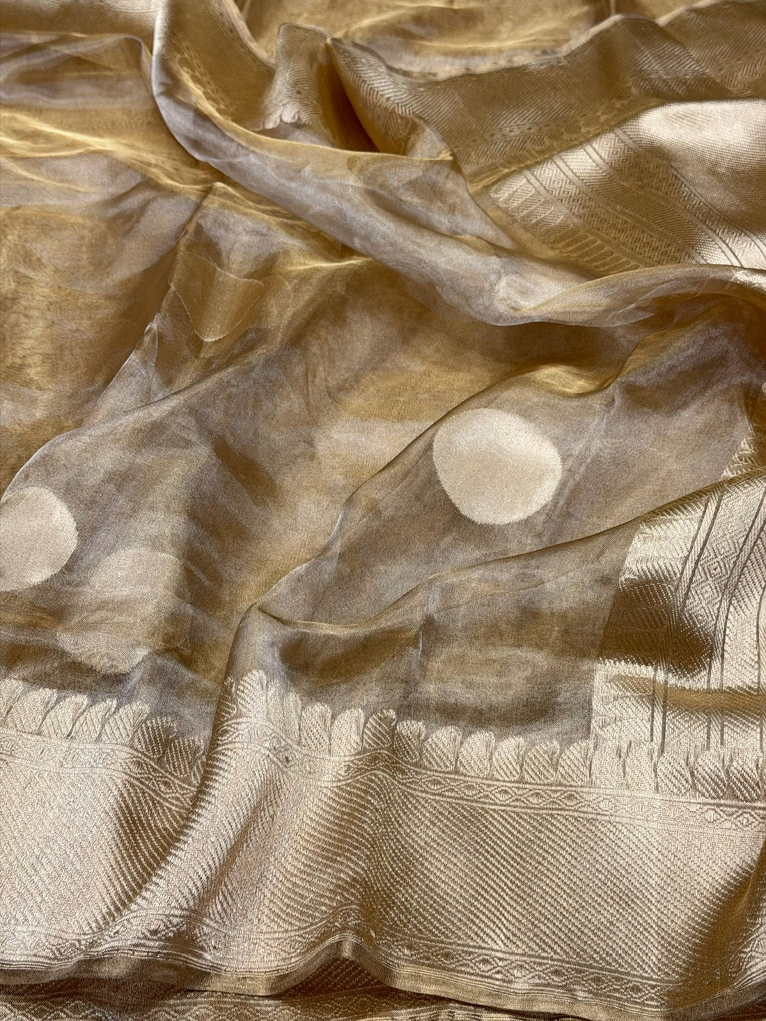 Champagne Gold Handwoven Pure Banarasi Tissue Saree – Kadwa Weave, Pure Tissue Saree