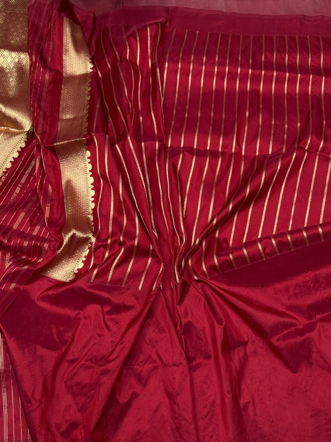 Ivory Handwoven Pure Banarasi Organza Silk Saree in Kadwa Weave | 100% Pure Kora Silk