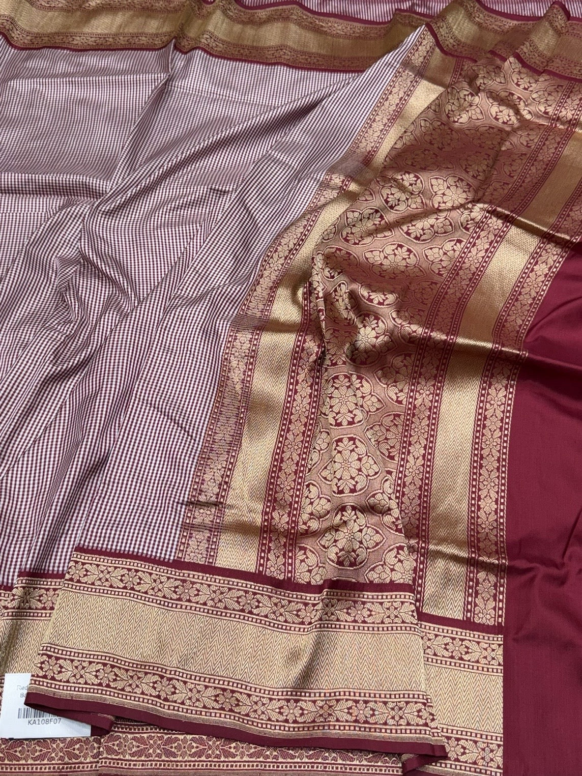 Red Handwoven Pure Banarasi Silk Saree – Kadwa Weave, Pure Katan-Mulberry Silk