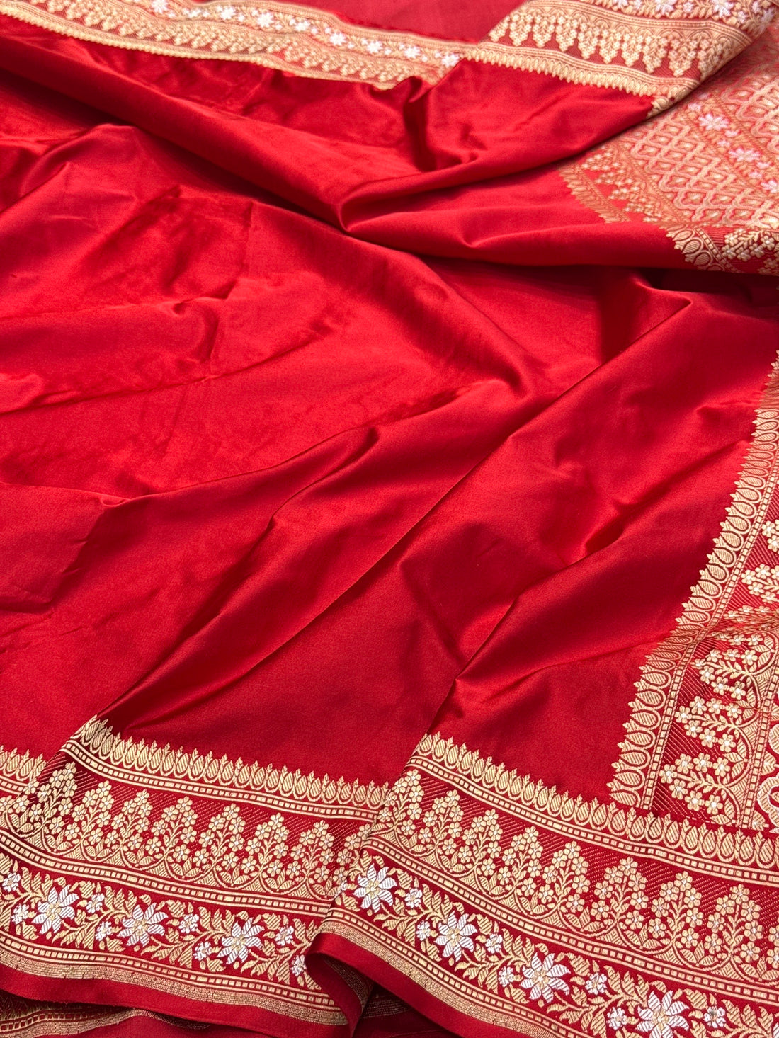 Red Handwoven Pure Banarasi Mashru Satin Silk Saree
