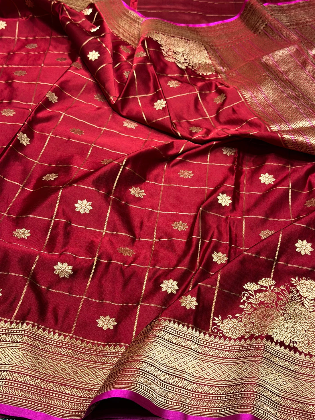 Red Handwoven Pure Banarasi Satin Silk Saree – Luxurious Satin Silk with Kadwa Weave