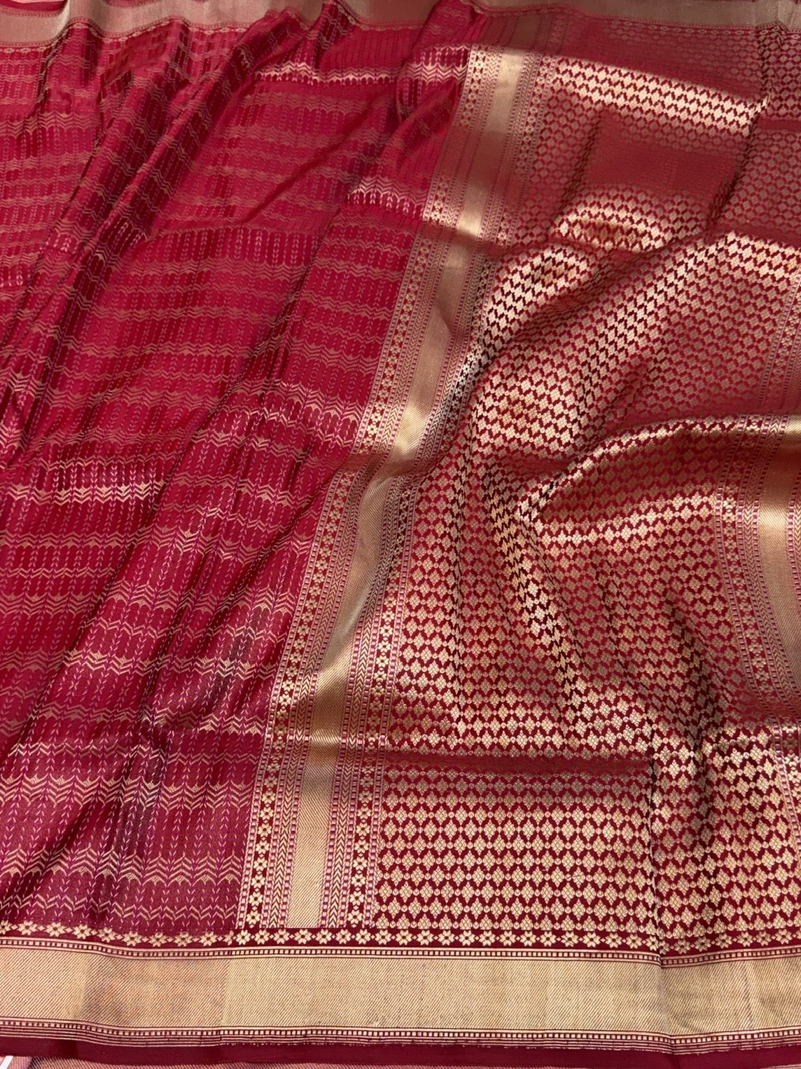 Red Handwoven Pure Banarasi Satin Tanchoi Silk Saree