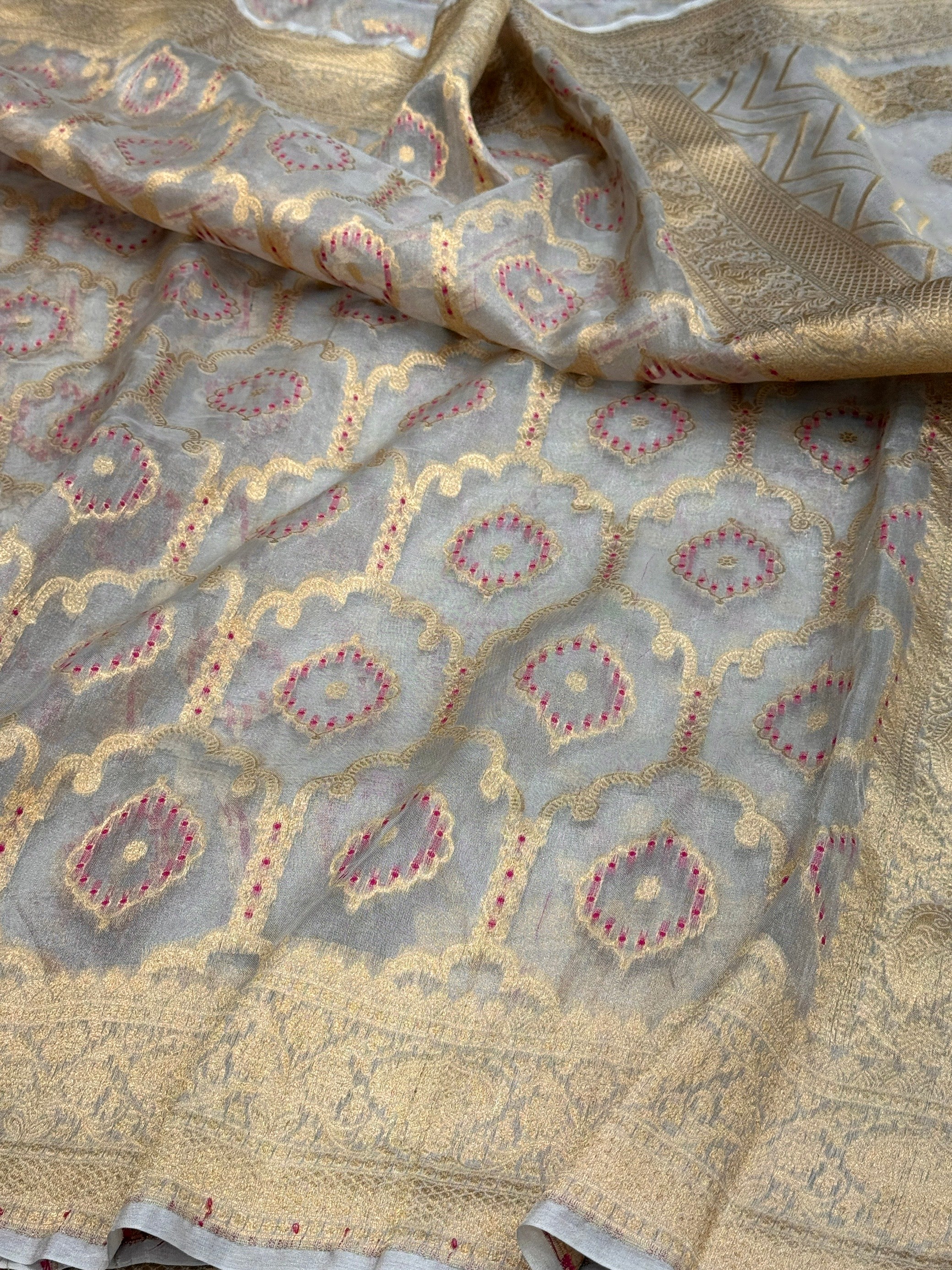 Champagne Gold Pure Banarasi Tissue Silk Saree | Pure Kora Tissue | Cutwork Technique | Lightweight Banarasi Saree
