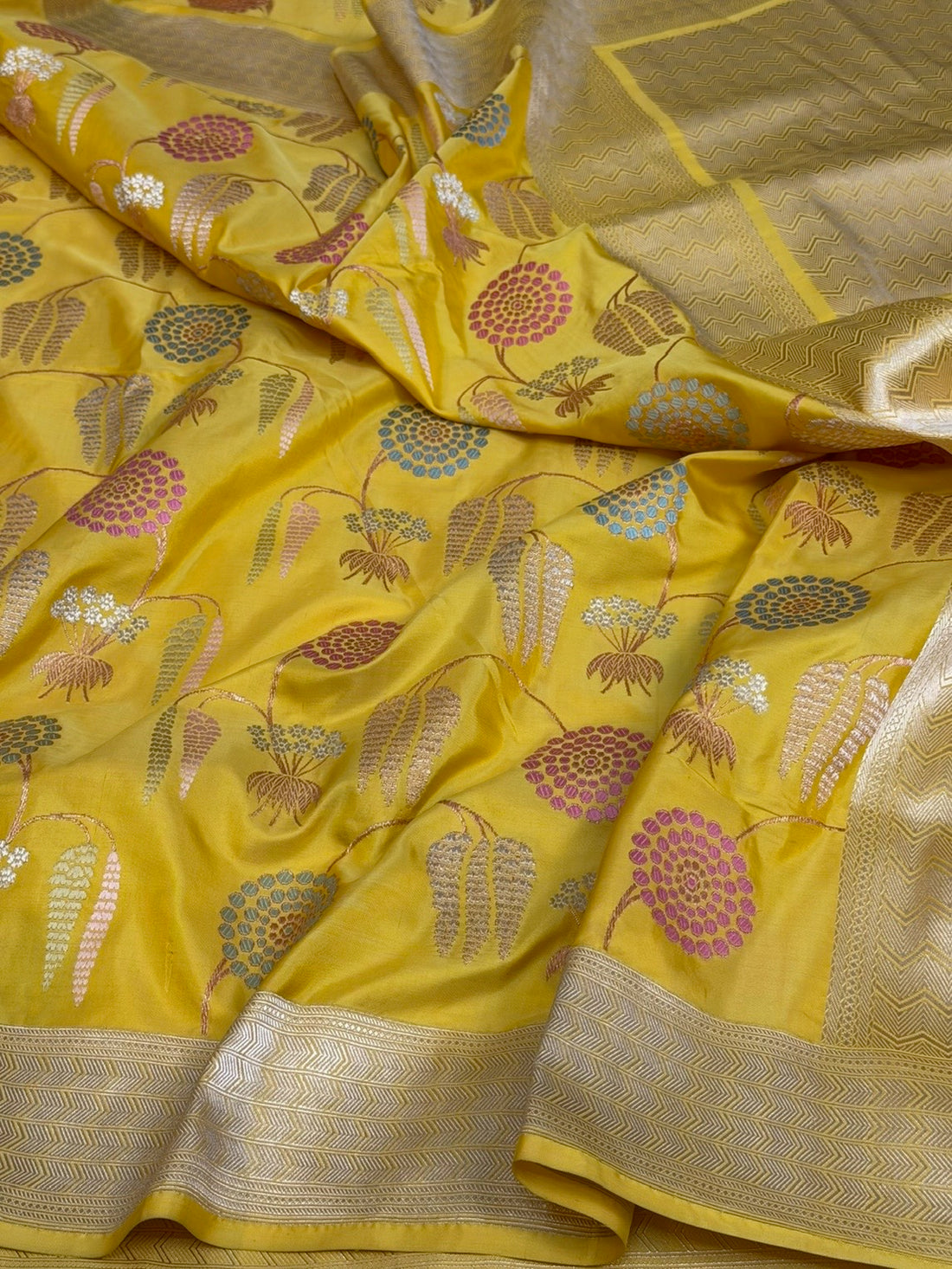 Yellow Handwoven Pure Banarasi Silk Saree in Kadwa Weave