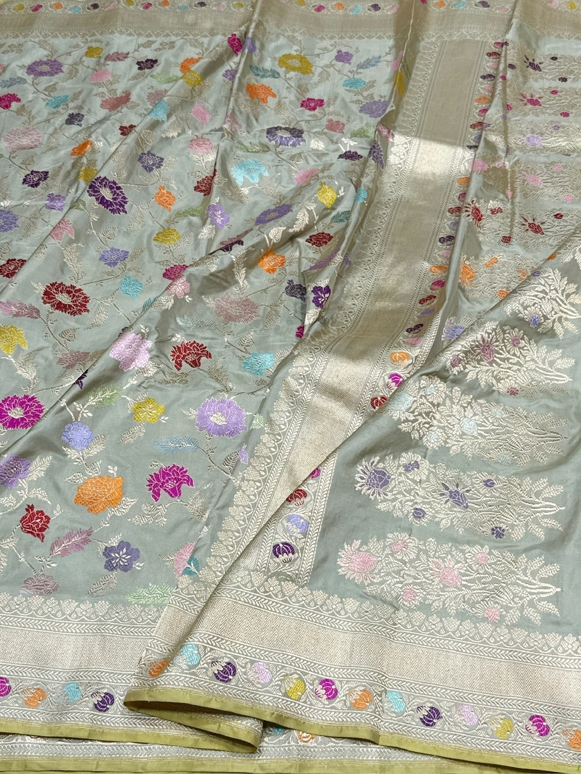 Pista Green Handwoven Pure Banarasi Silk Saree