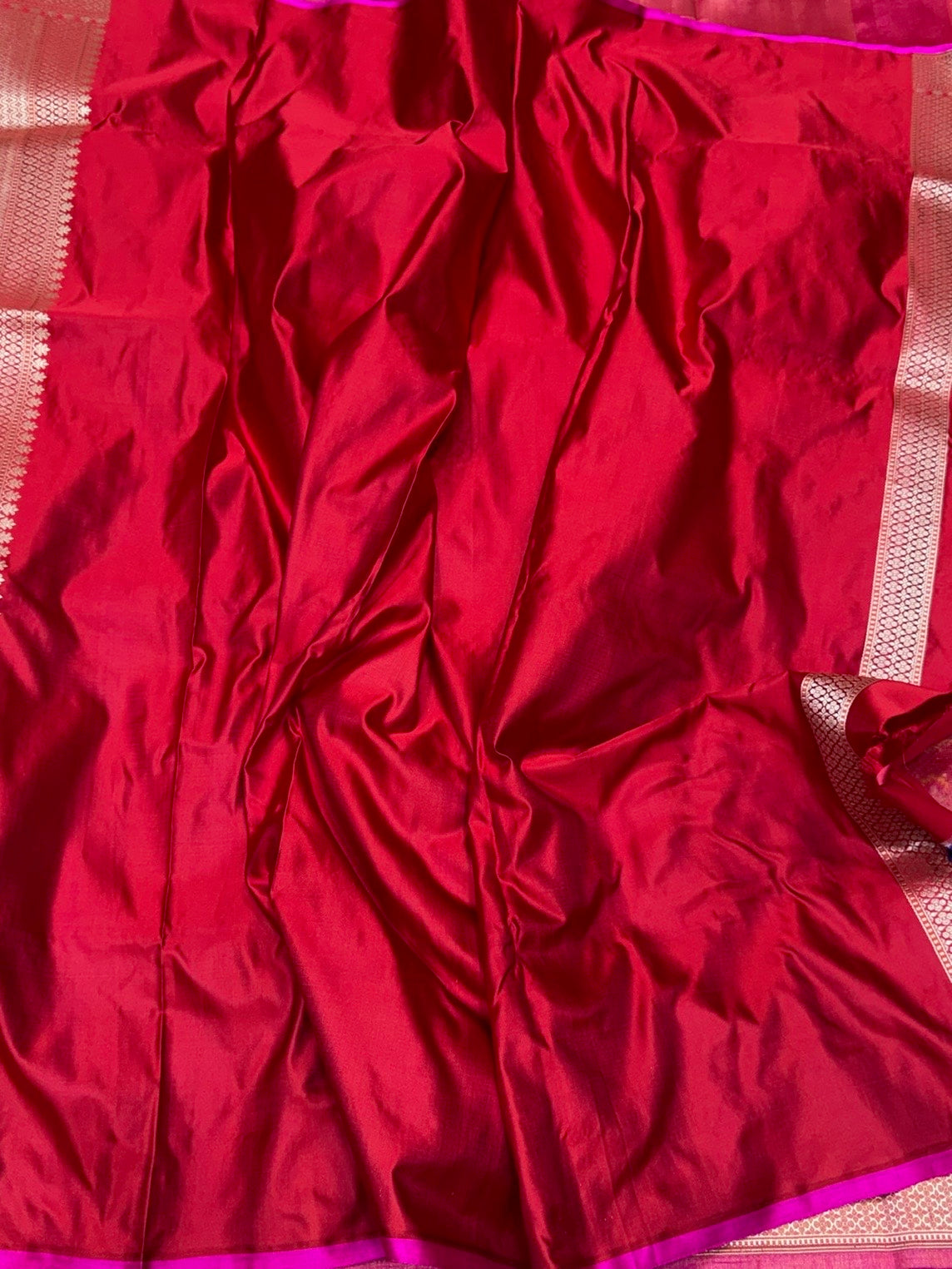 Red Handwoven Pure Banarasi Satin Tanchoi Silk Saree – 100% Pure Satin Silk, Kadwa Weave